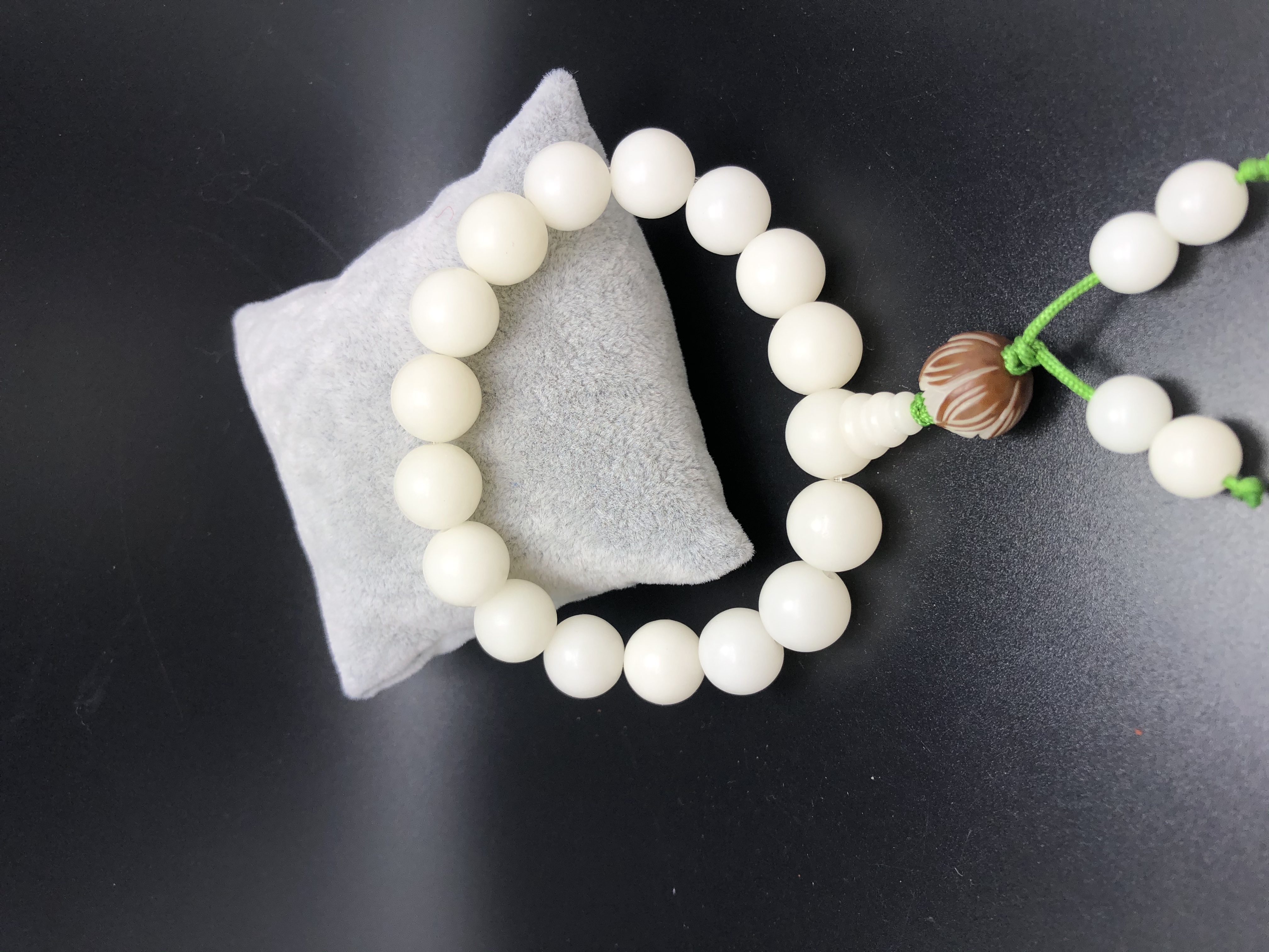 白菩提根/莲花/文玩佛珠产品图