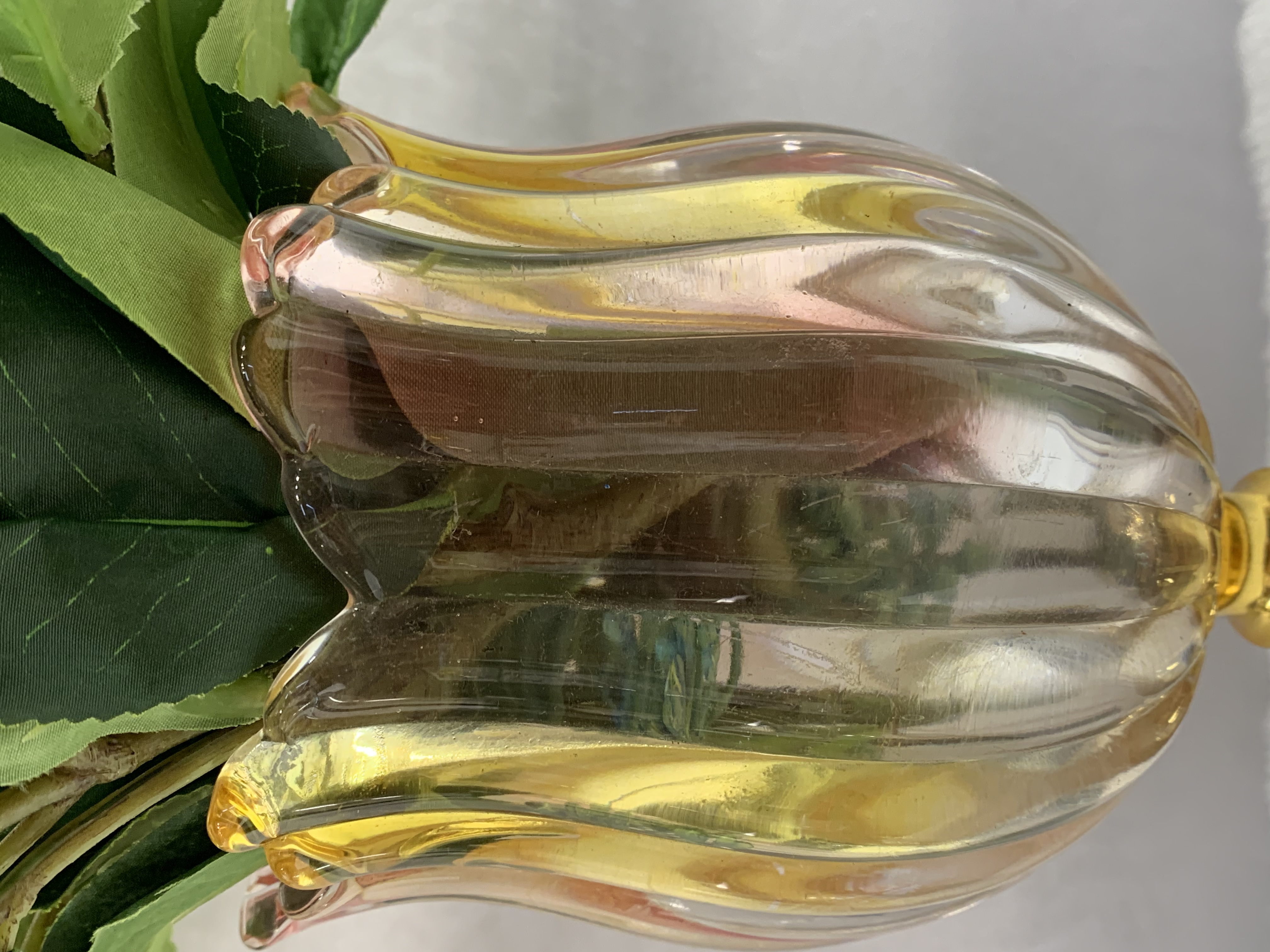 فالإبداع الحديث لا يخلو من معدن مزخرف مزخرف في شكل أزهار في غرفة المعيشة detail image 3
