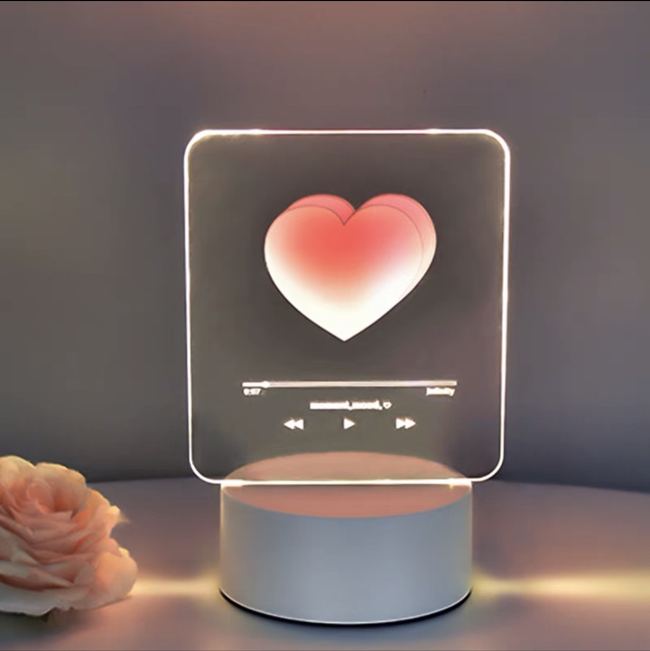 Birthday gifts for best friends and lovers, festival presents for girlfriends and men, practical desktop exquisite ornaments, 3d illuminated desk lamp, heart-shaped USB