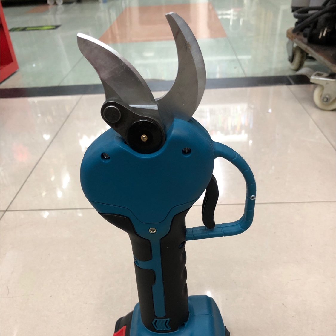 3.2 Lithium battery shears. Electric tools. Lithium battery tools details Picture