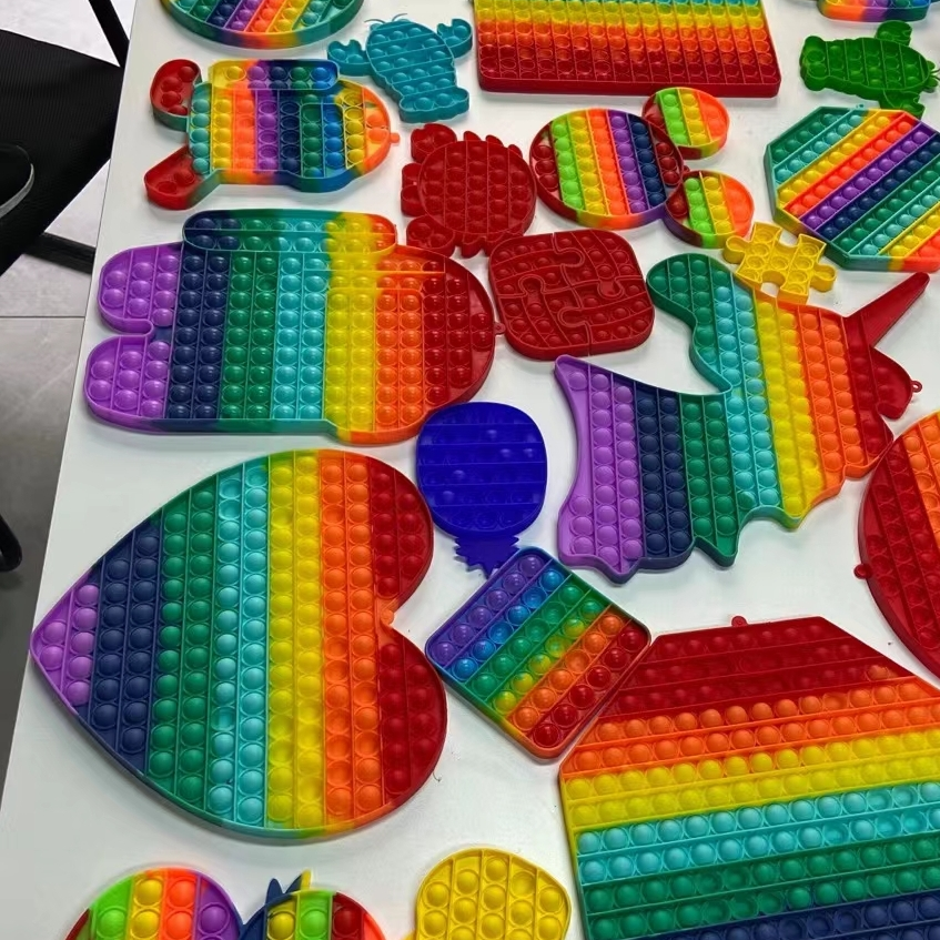 Xinqiqu's Eye-Bursting Dragon 3D printed Rainbow Silicone Unicorn Heart Stress-Relieving Magic Tool, children's educational logic thinking toy, Parent-child tabletop game, 1168 New and Unique toys