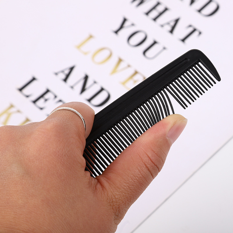 Bulk Black Long Flat Comb Application Scenario