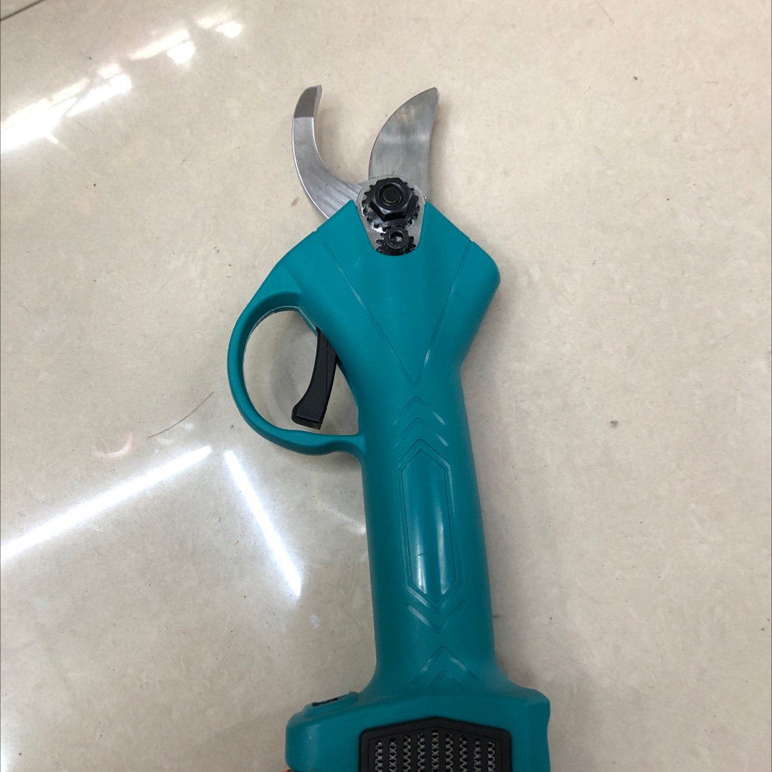 Lithium battery scissors. Lithium battery tools, power tools details Picture