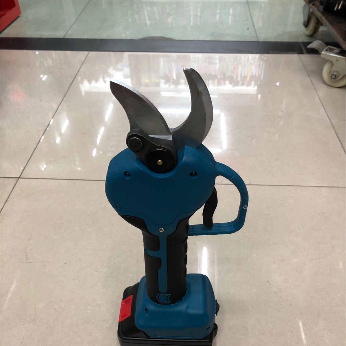 3.2 Lithium battery shears. Electric tools. Lithium battery tools