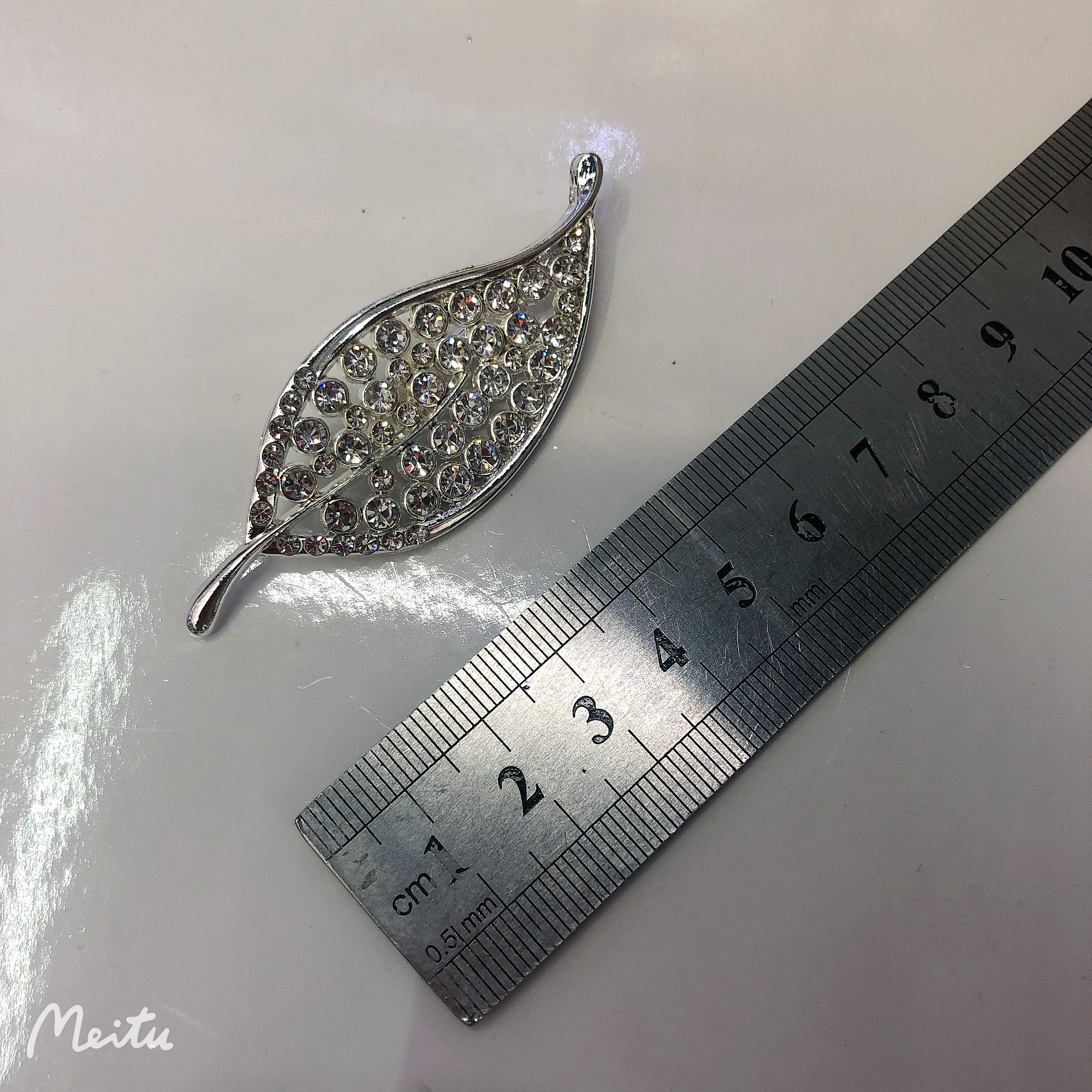 银色水钻树叶胸针详情图4