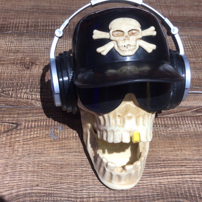 万圣节节庆用品骷髅头摆件海盗听歌玩具厂家商海SH详情图1
