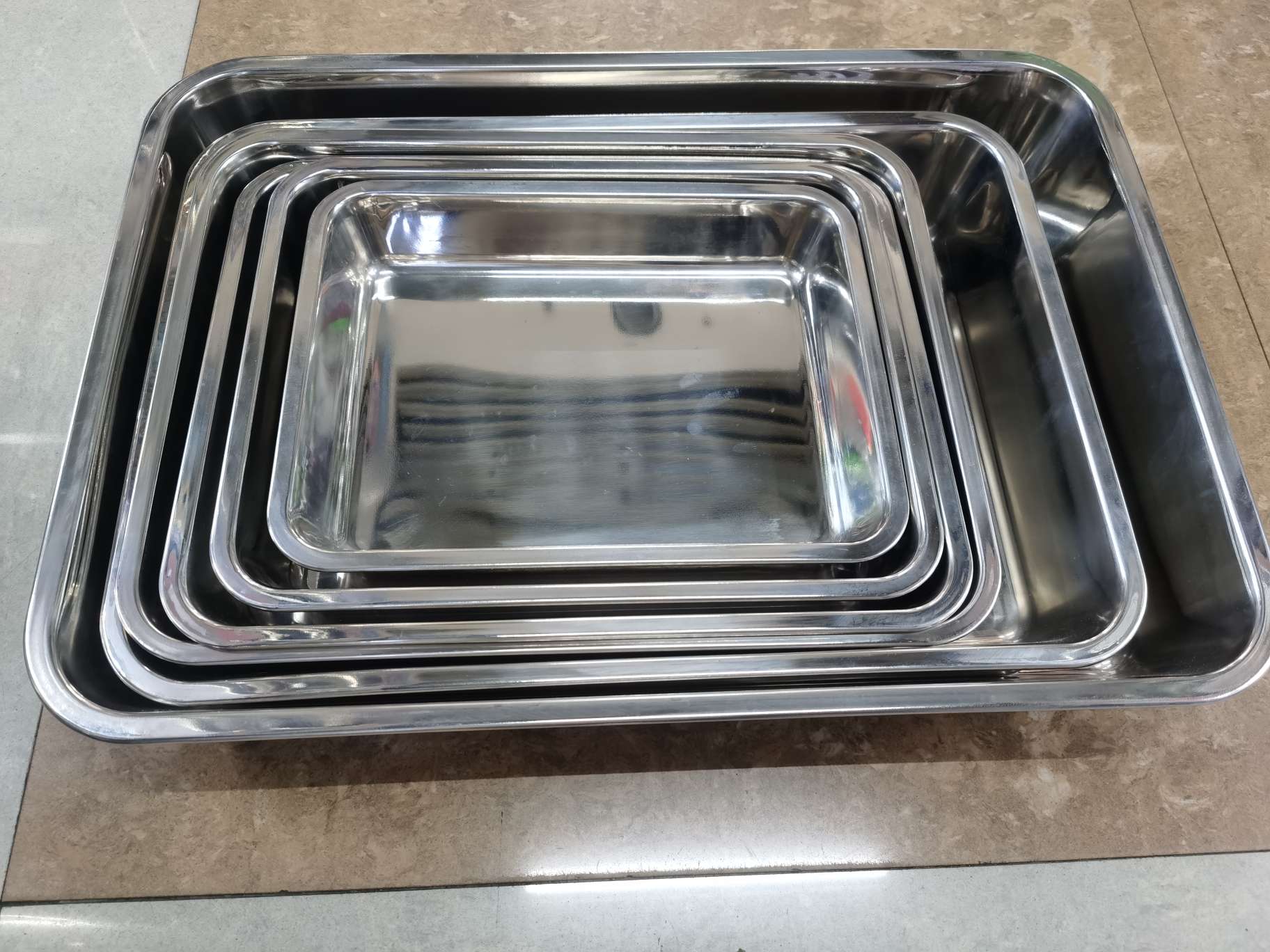10 pieces of 1-centimeter-thick Japanese-style square plates, deepened stainless steel, non-magnetic Application Scenario