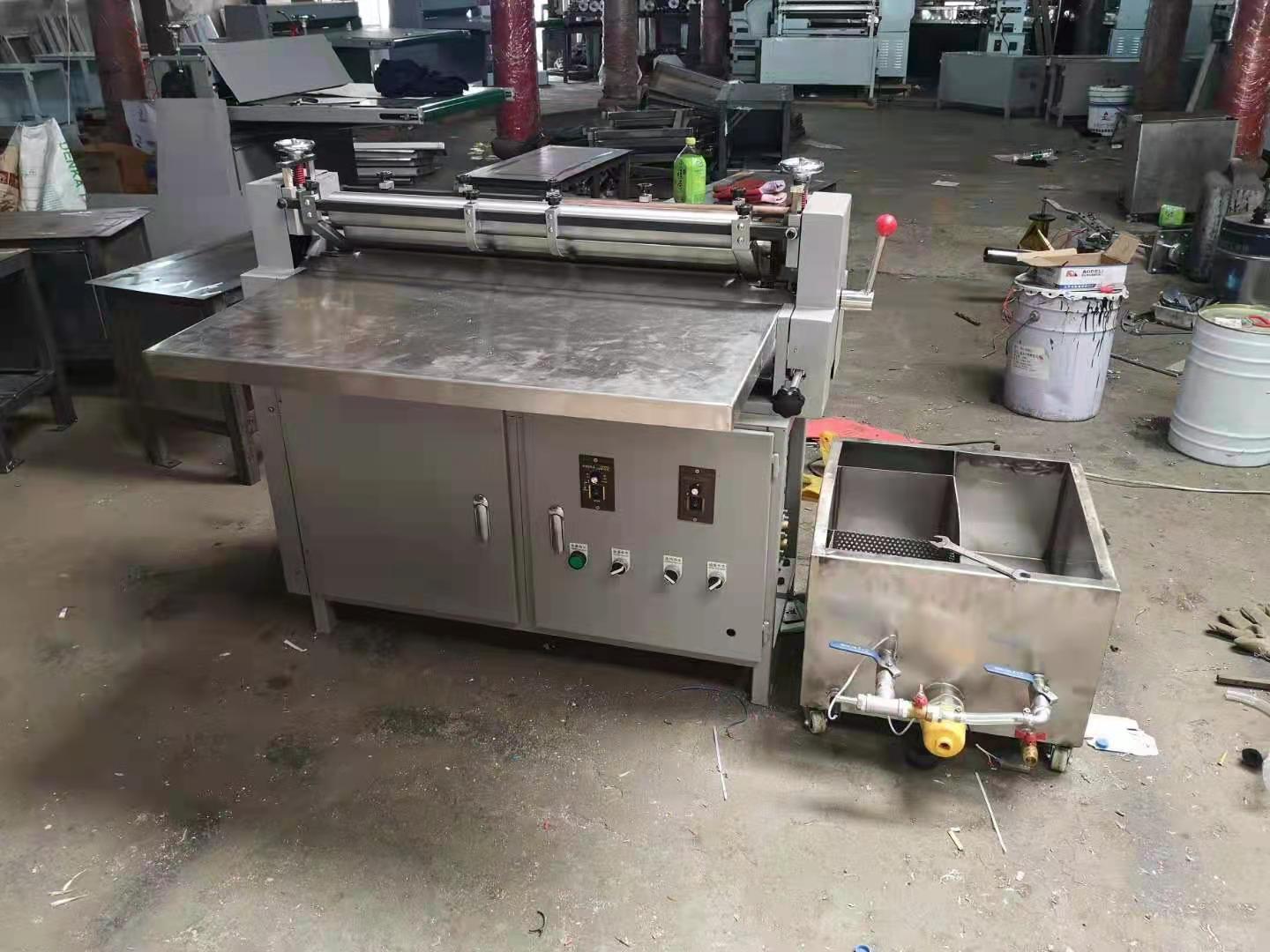 A deposit of 700 yuan for the gluing machine, glue machine and hot melt adhesive machine Item Picture