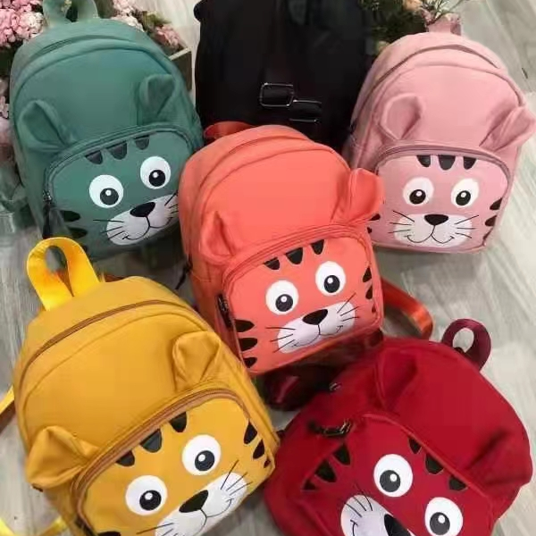 Children's bag cartoon cute baby girl light load reduction backpack primary school school bag training make-up backpack