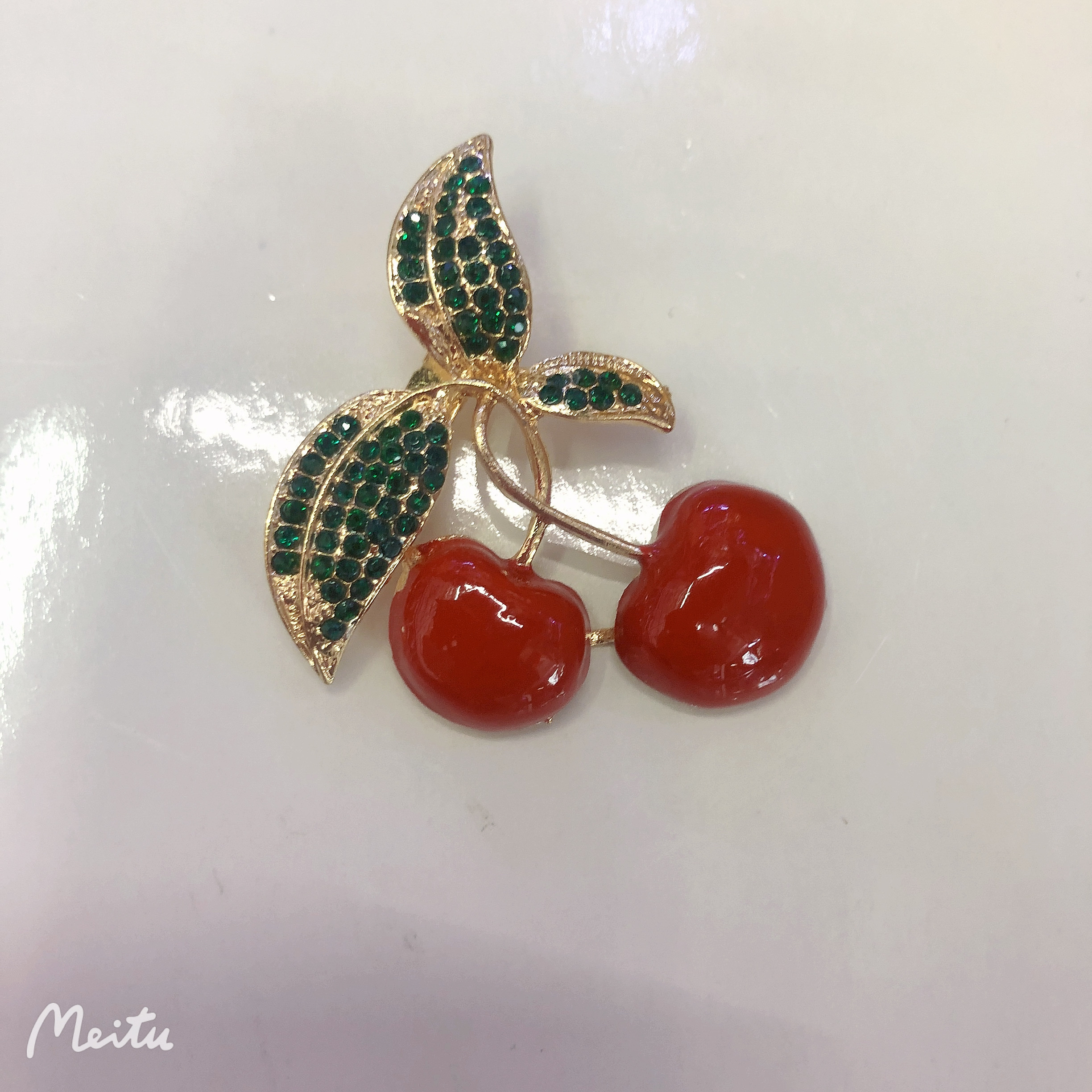 红色樱桃🍒绿色叶子细节图