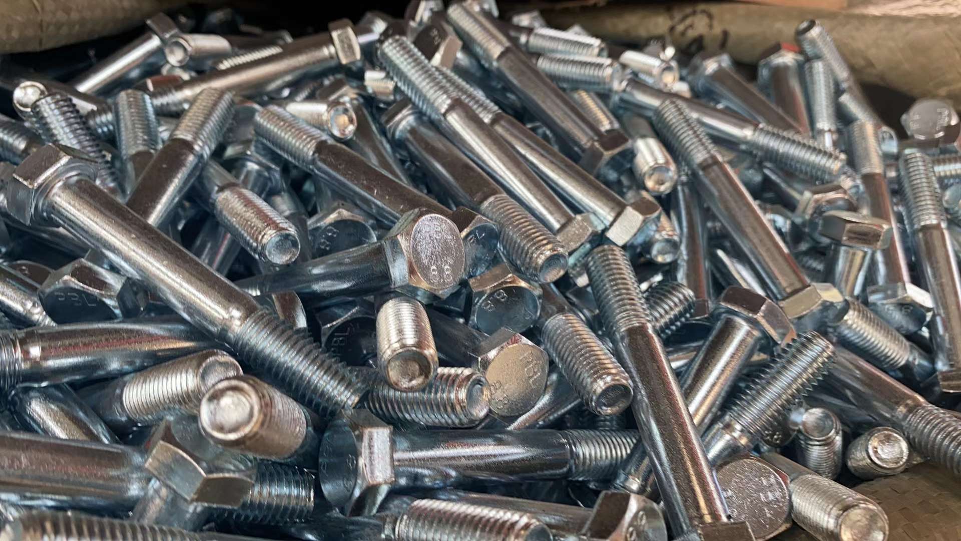 高强度8.8外六角螺栓全扣半扣螺丝氧化发黑蓝白锌热镀锌螺栓外六角螺栓详情图10