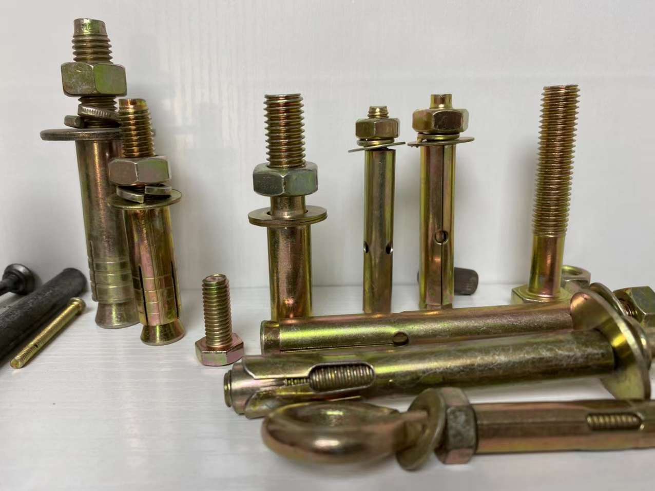 高强度8.8外六角螺栓全扣半扣螺丝氧化发黑蓝白锌热镀锌螺栓外六角螺栓详情图4