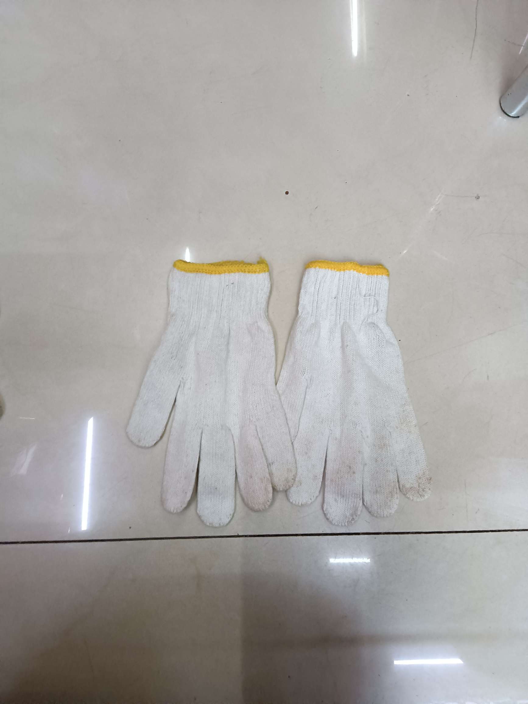 黄线针织手套详情图1