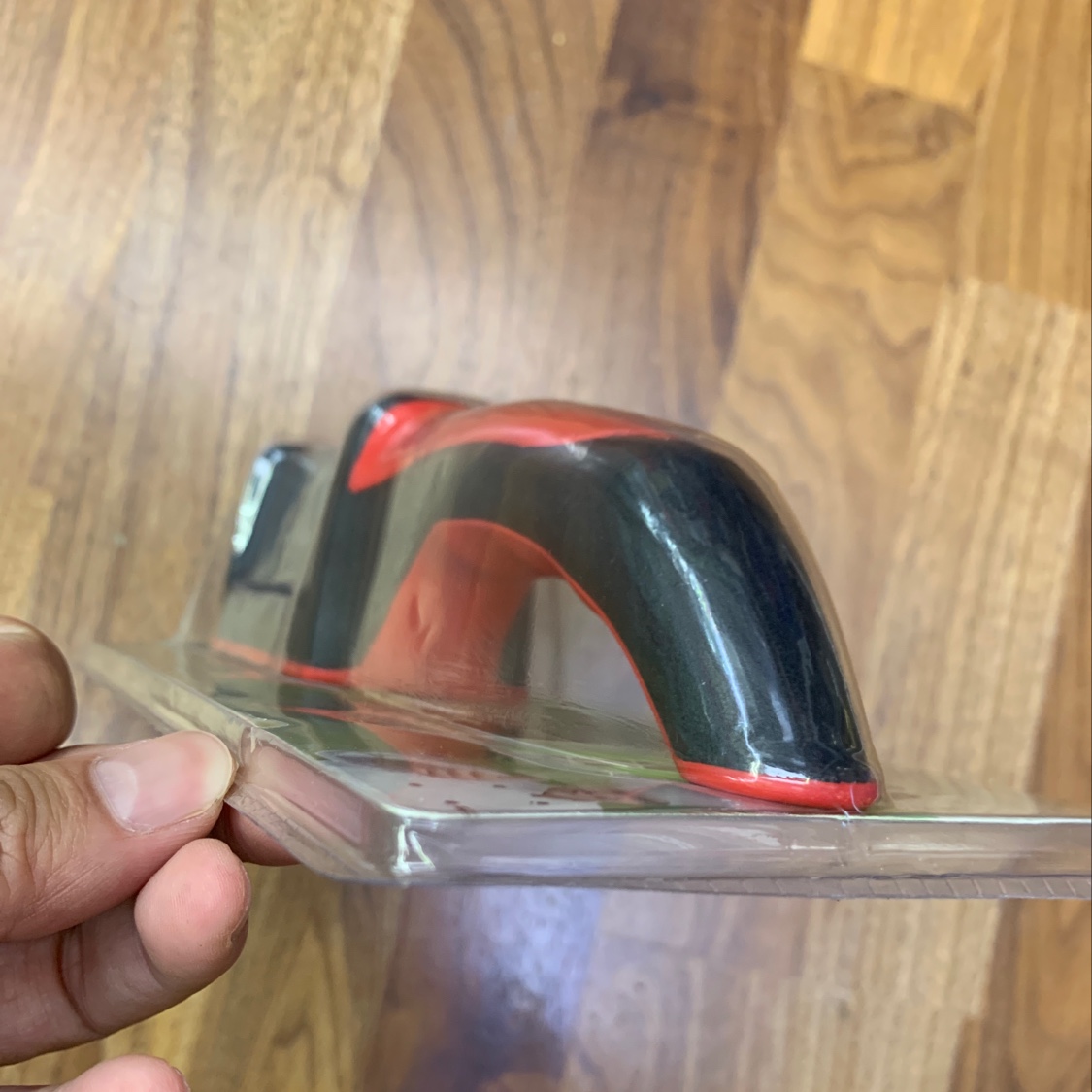 红黑磨刀器细节图