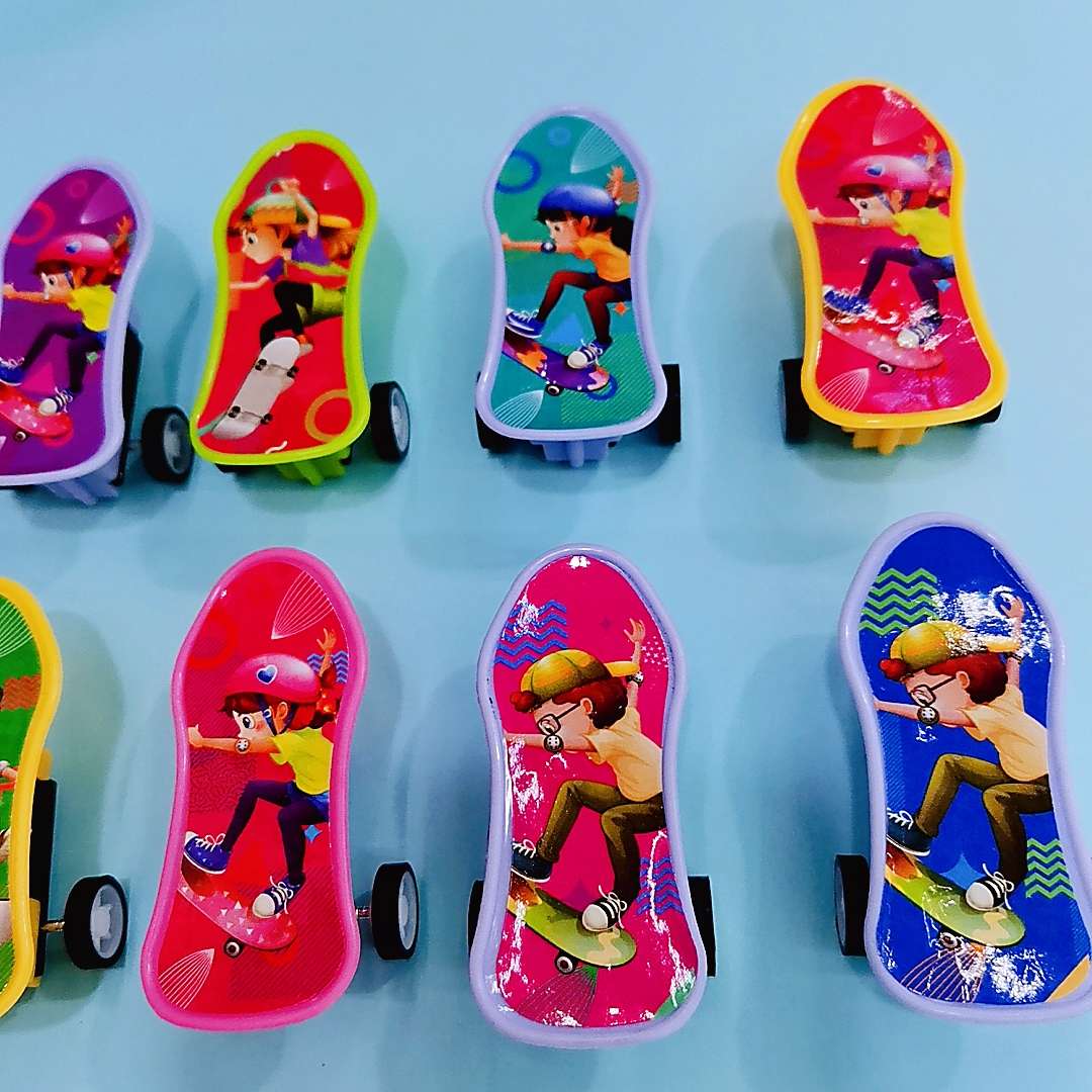 回力滑板车幼儿指尖比拼玩具扭蛋货源赠品配件男孩玩具厂家直销详情图3