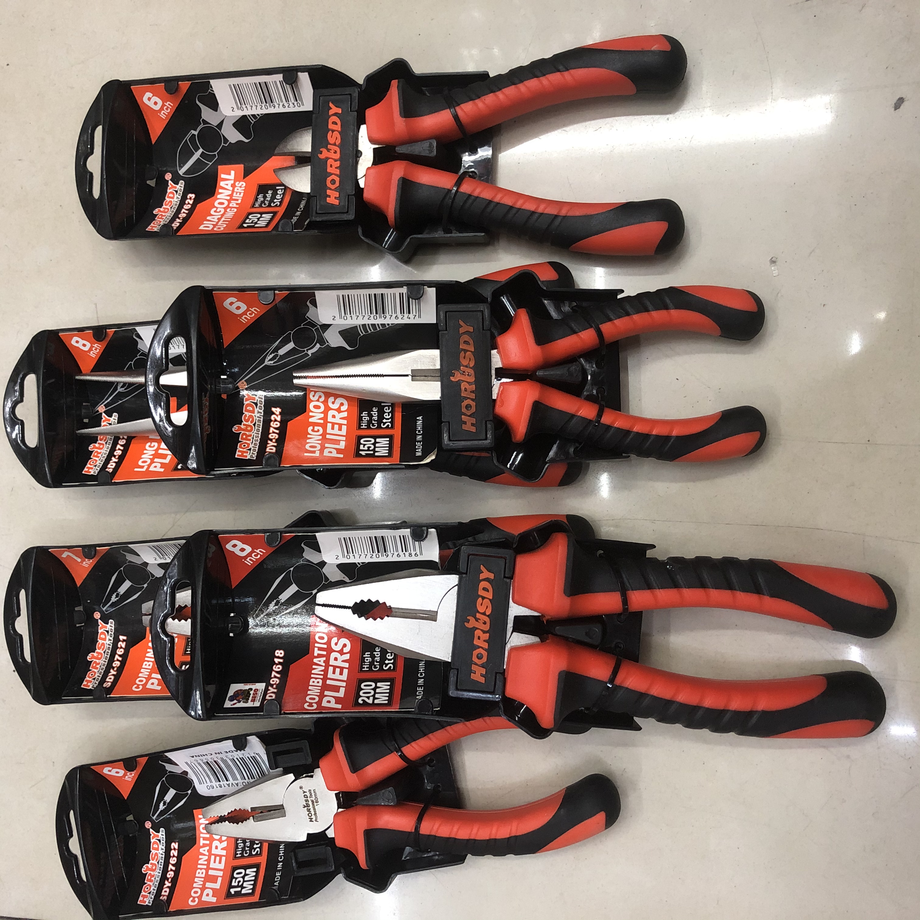 Pressure-resistant handle pliers detail image 2