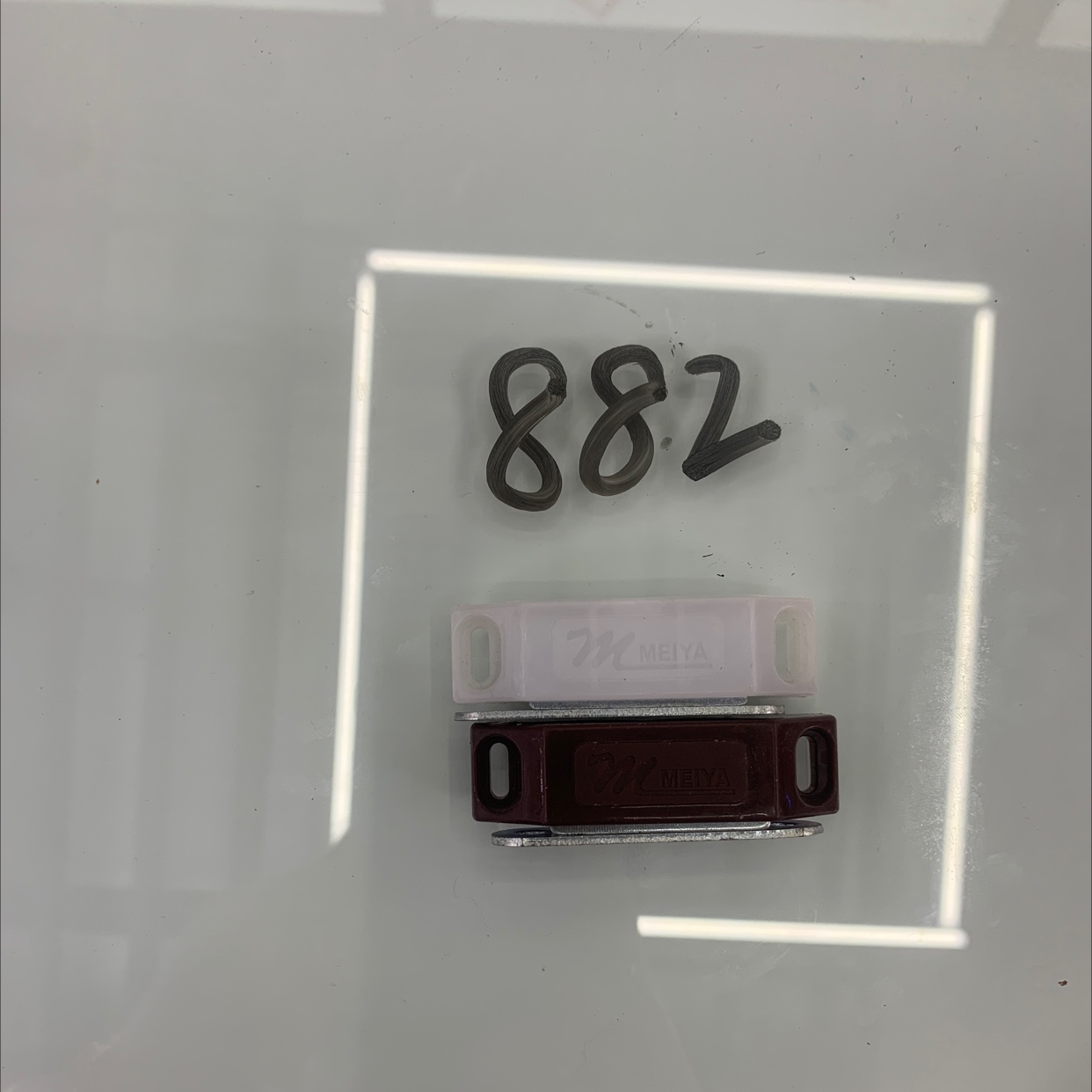 مشط مغناطيسي 882.