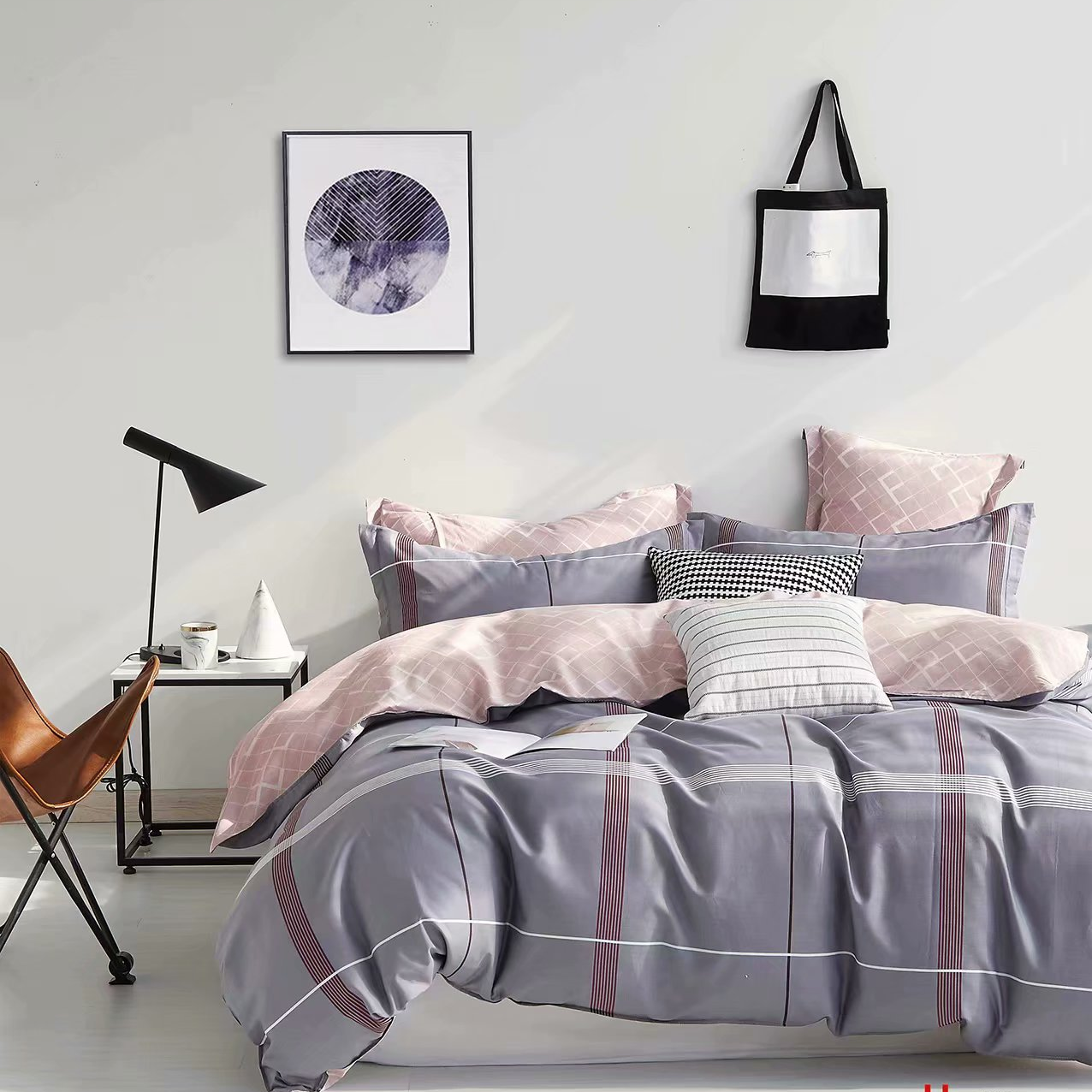 Retail and wholesale of four-piece sets of bedding in stock