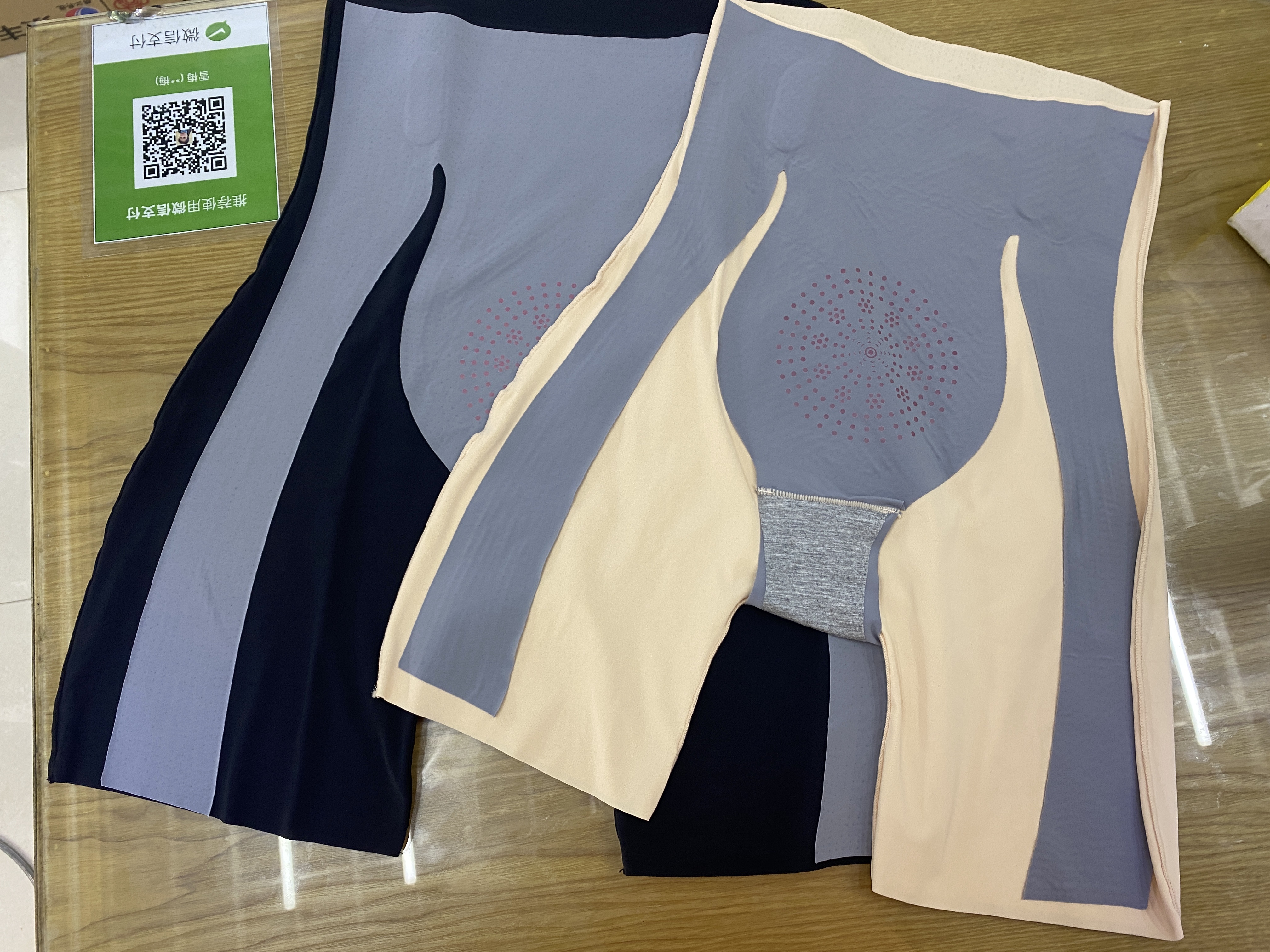 Pantalones suspendidos kaka detail image 5