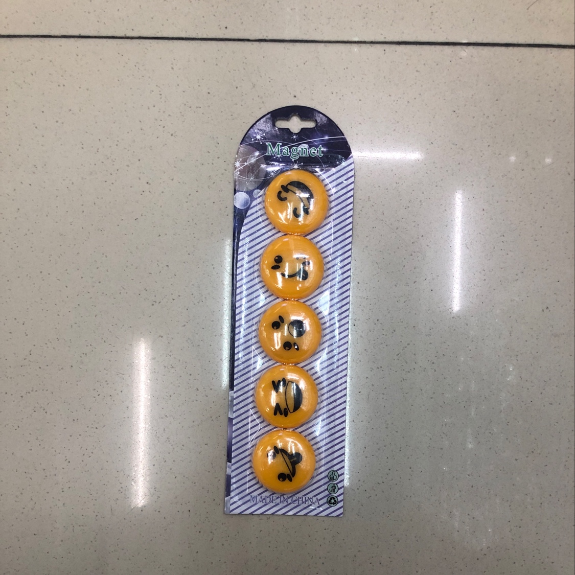 35-5黄色不同笑