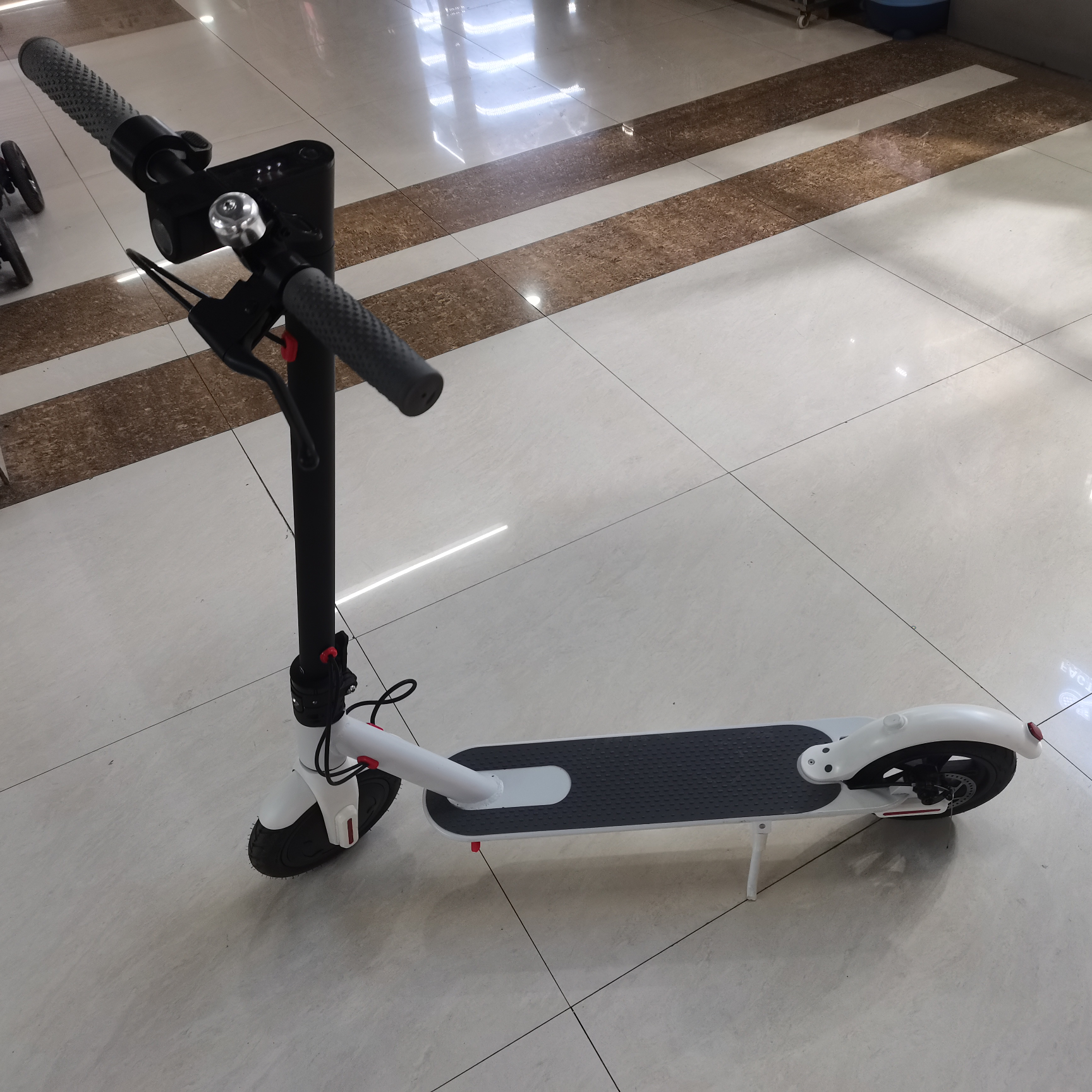 电动滑板车充电锂电池