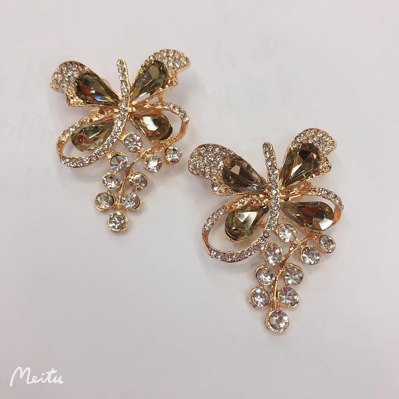 浅咖四水滴💧胸针