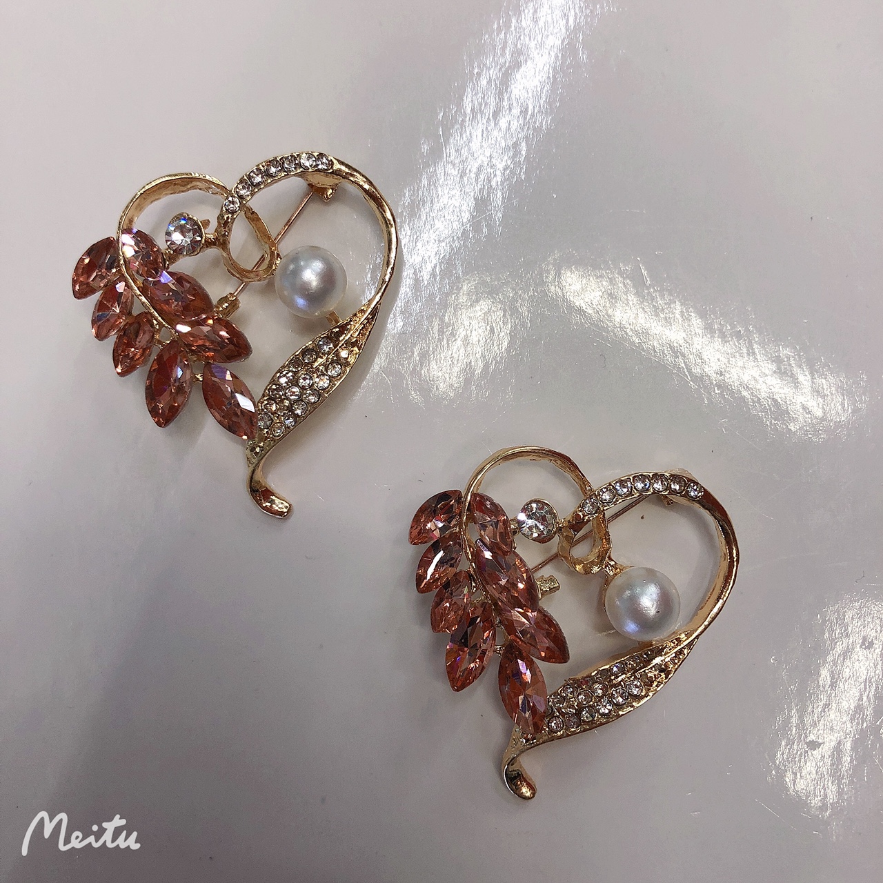 心形🧡8颗粉色玻璃胸针