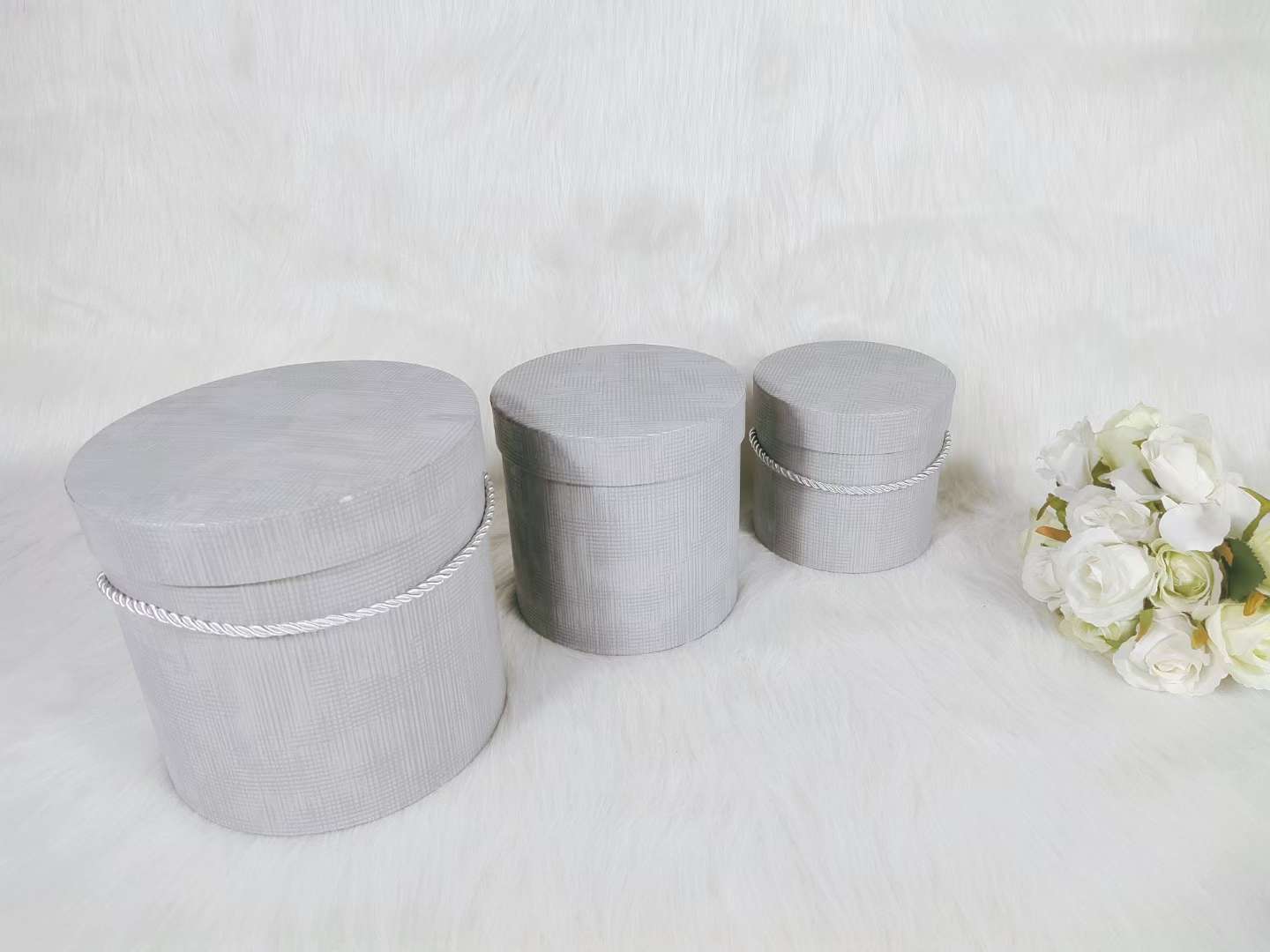 涌金礼品盒比心圆形花盒抱抱桶鲜花桶花束包装材料干花伴手礼品盒花艺插花盒新款花盒圆筒礼盒详情4