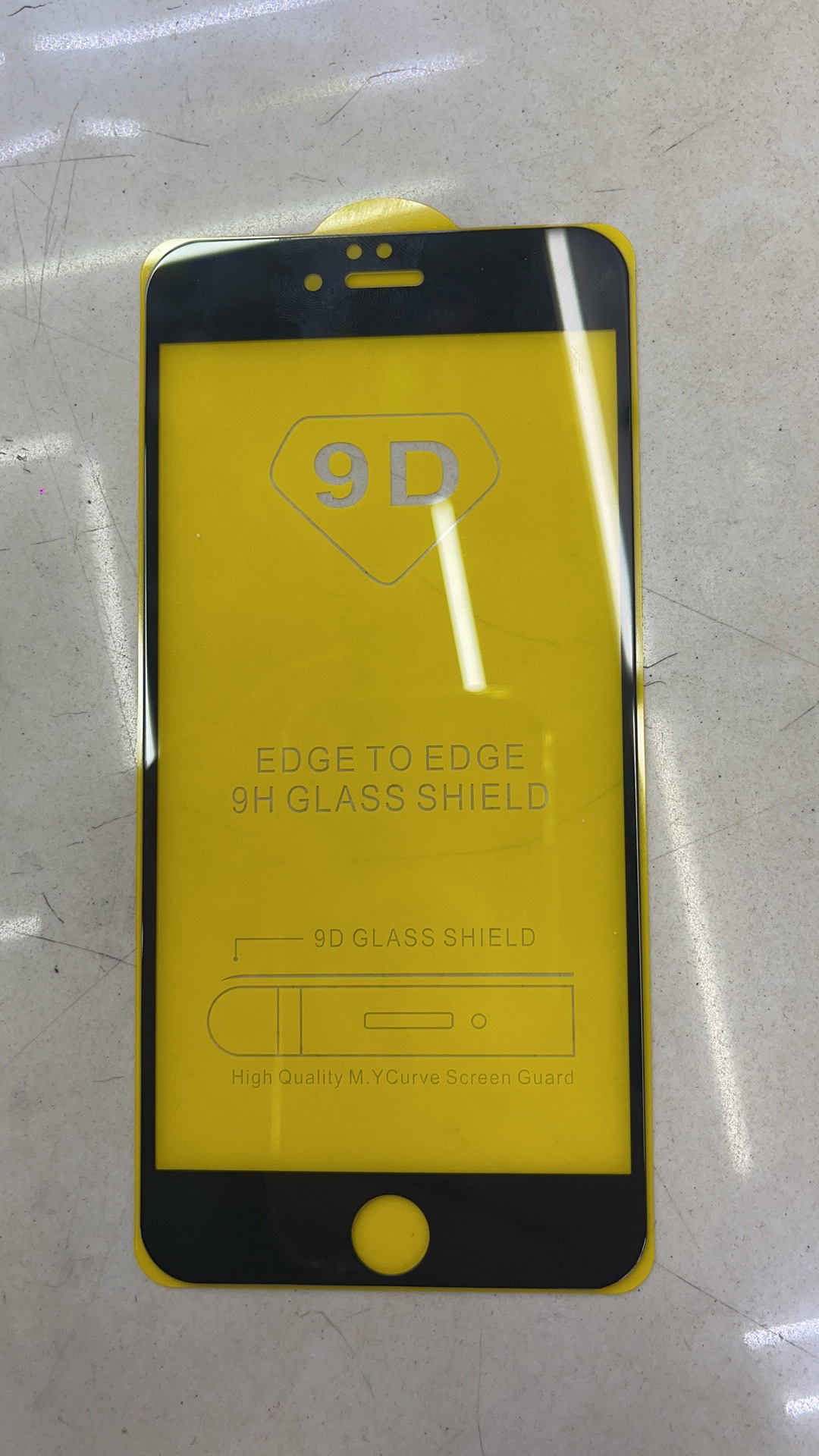 9D刚化膜有黑色边。白色边白底实物图