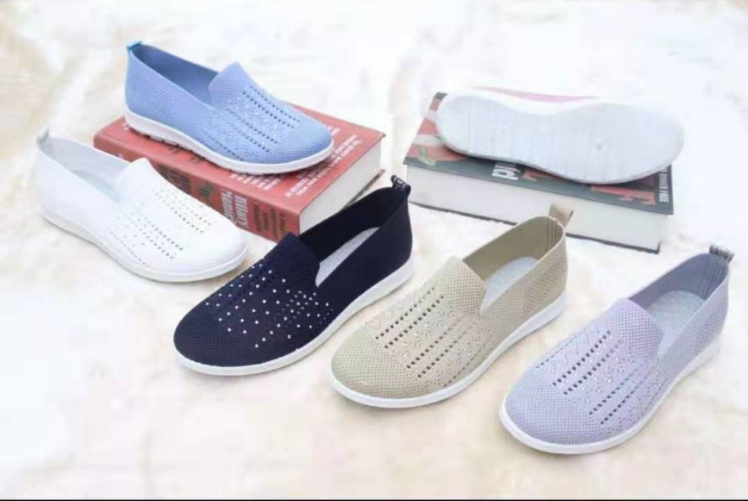 2021款女飞织运动透气休闲鞋详情图1