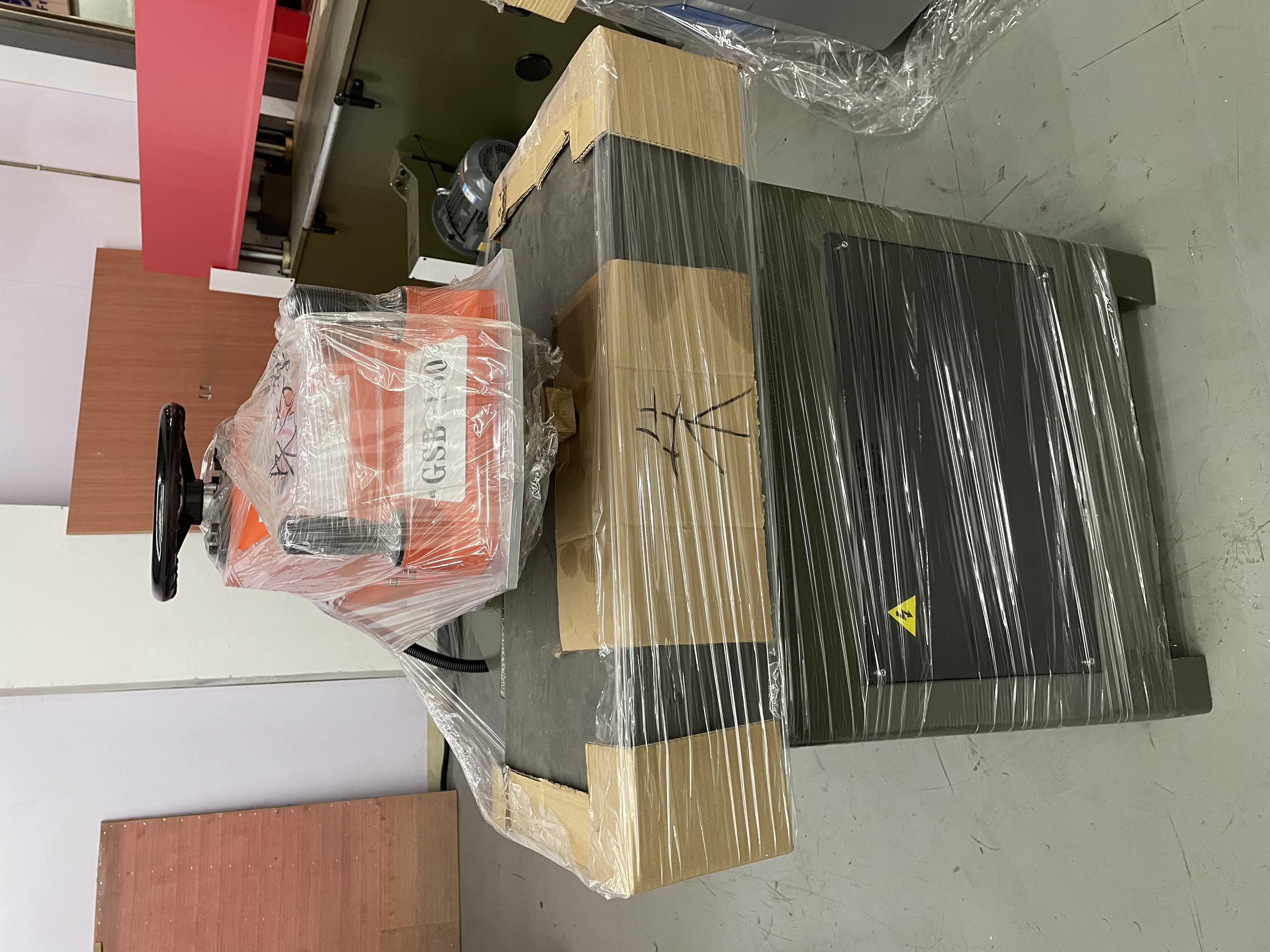 液压摇臂下料机1产品图