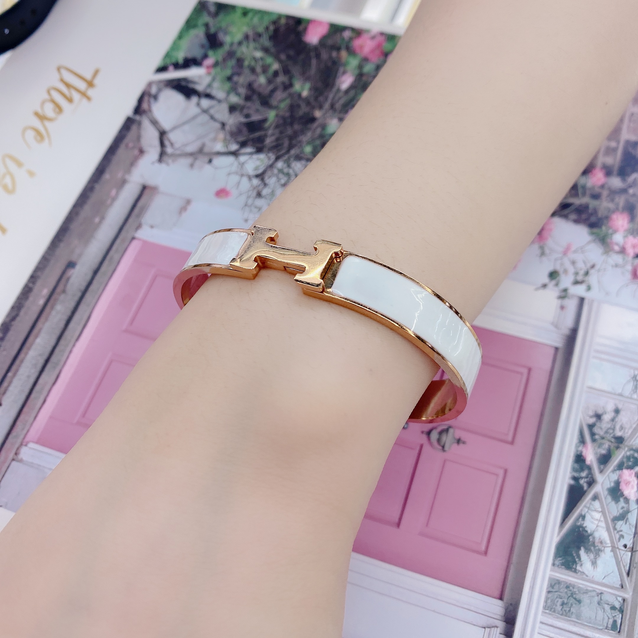 Chenglong Jewelry Bracelet: Korean version couple jewelry for women, fashionable inlaid, niche design, Instagram trendy and popular titanium steel bracelet B0134-120 detail image 9