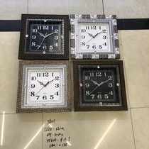 3501 Wood grain clock