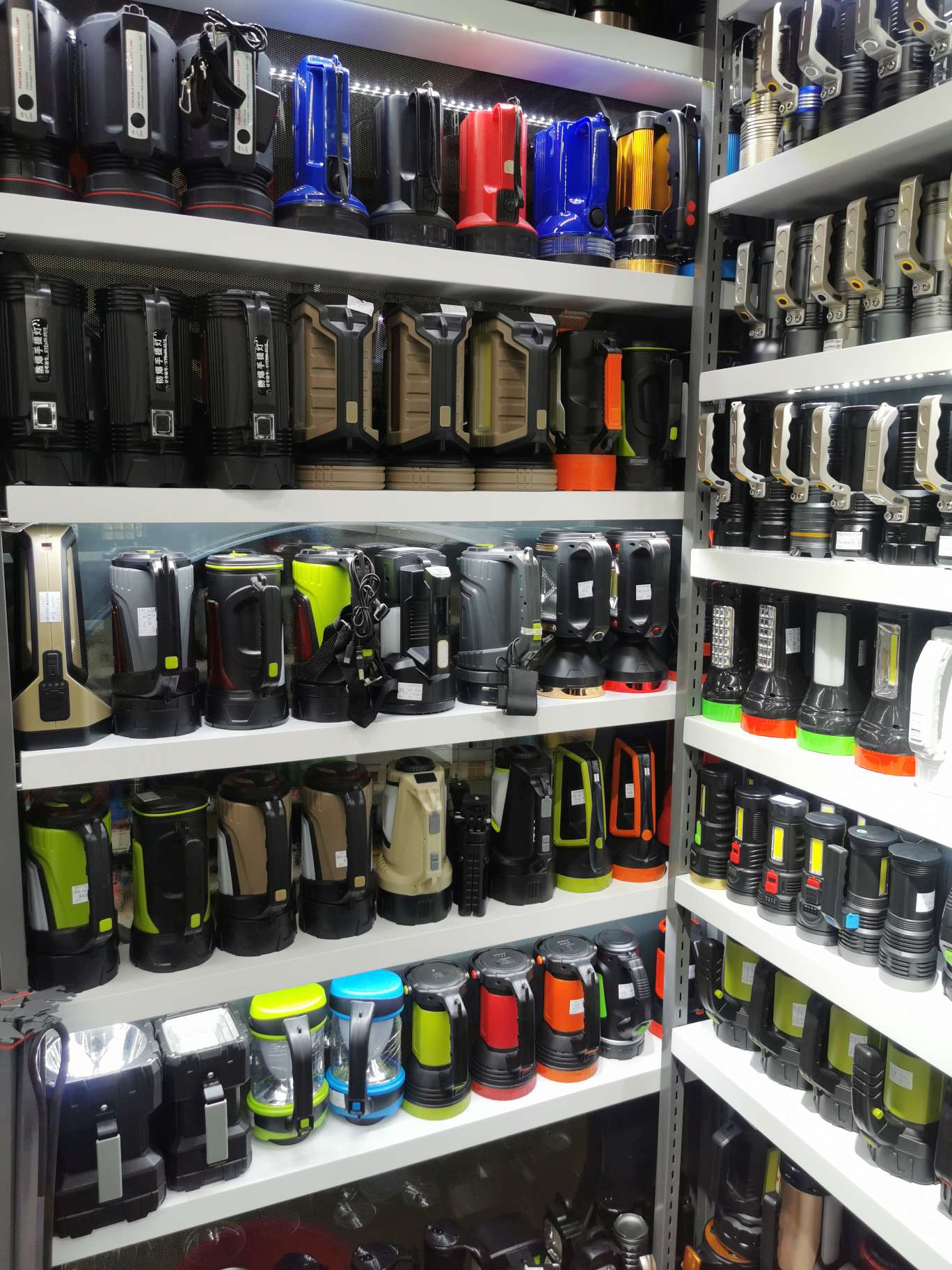 Jiangxi pyelede iluminación co., LTD describe pic - 7