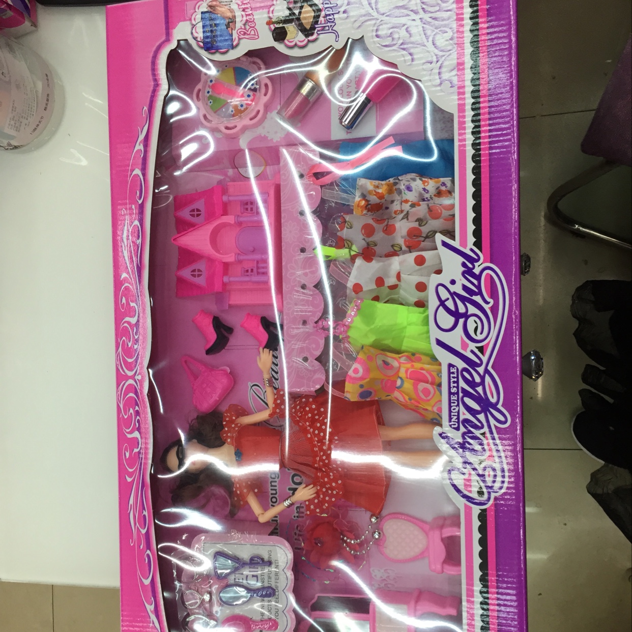 1686 1-2 Doll A Barbie doll details Picture