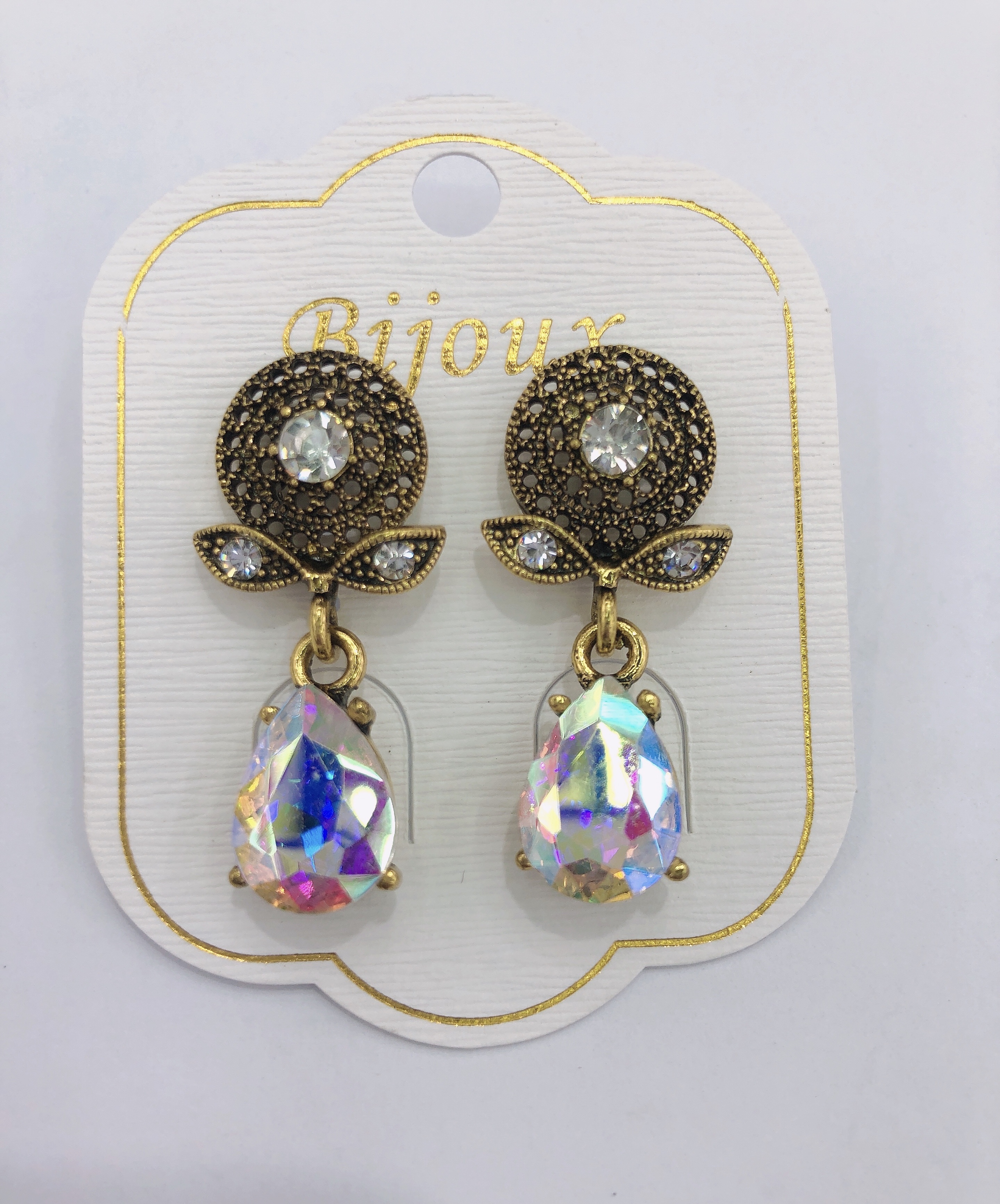New trendy and retro style round water drop crystal earrings that are popular on the Internet, with a unique and elegant style and a sparkling effect Application Scenario