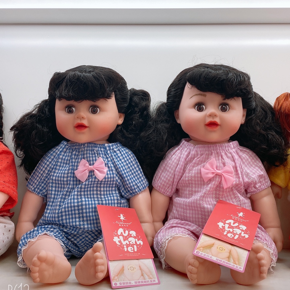 格子款衣服女娃娃，头发可随意编发，48厘米，发声公仔，会眨眼睛，玩具