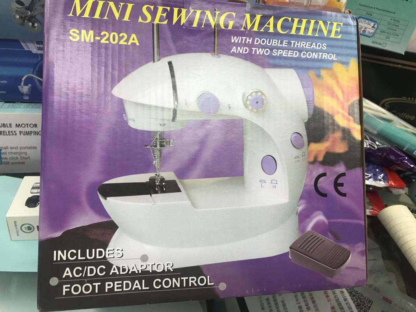 缝纫机家用电动小型迷你全自动台式吃厚手持微型脚踏衣车3产品图