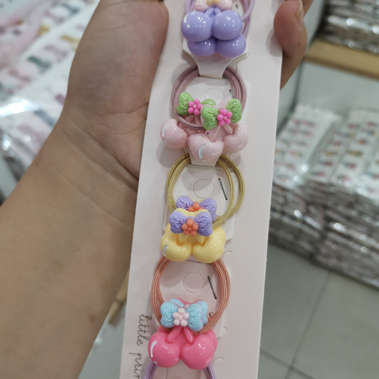 Kids are selling new resin cherry rubber bands full figure