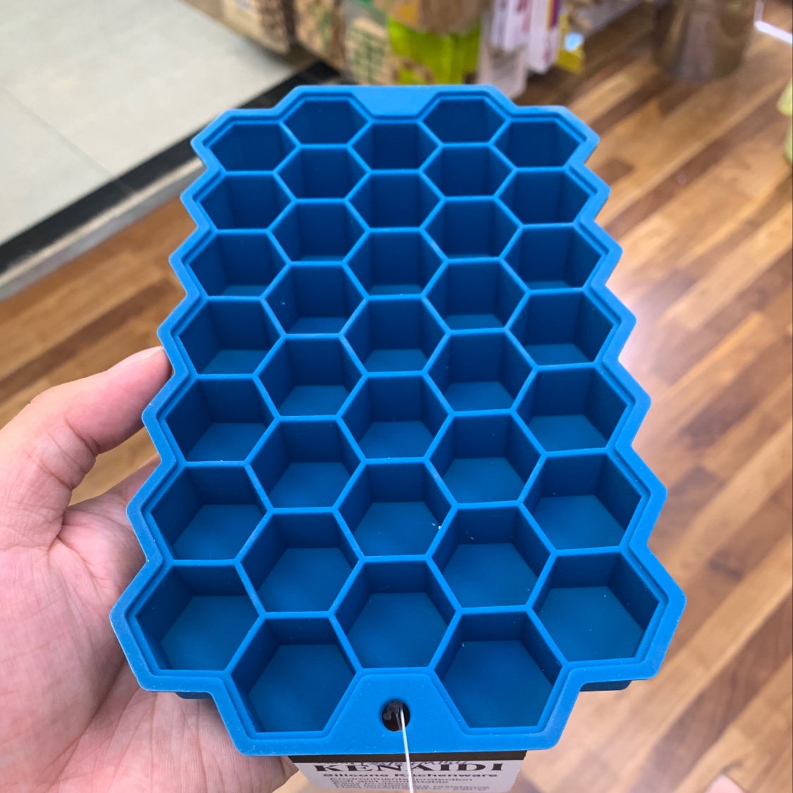 Ice cube tray details Picture