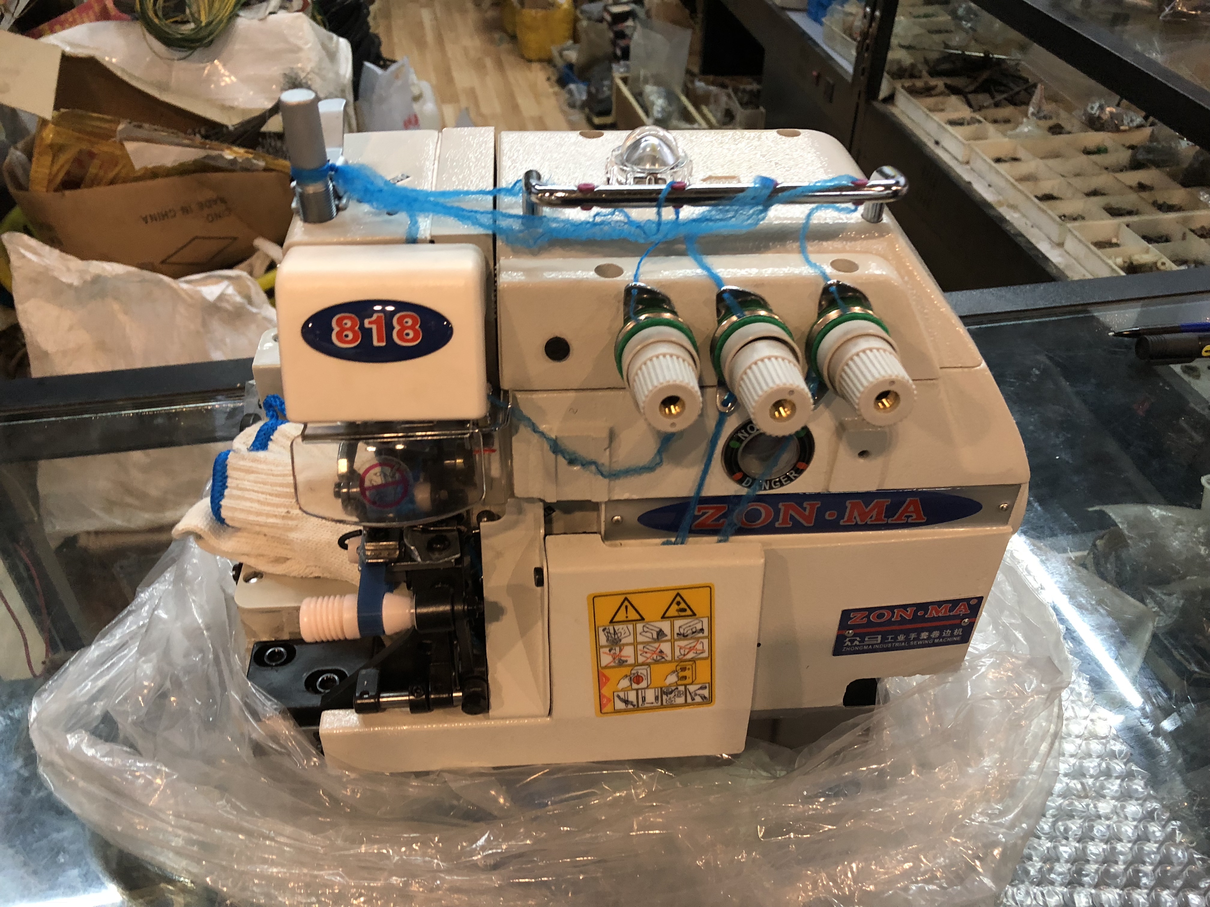 Glove hemming machine 818, a common garment processing machinery and equipment accessory, is highly efficient and practical, factory direct sales details Picture