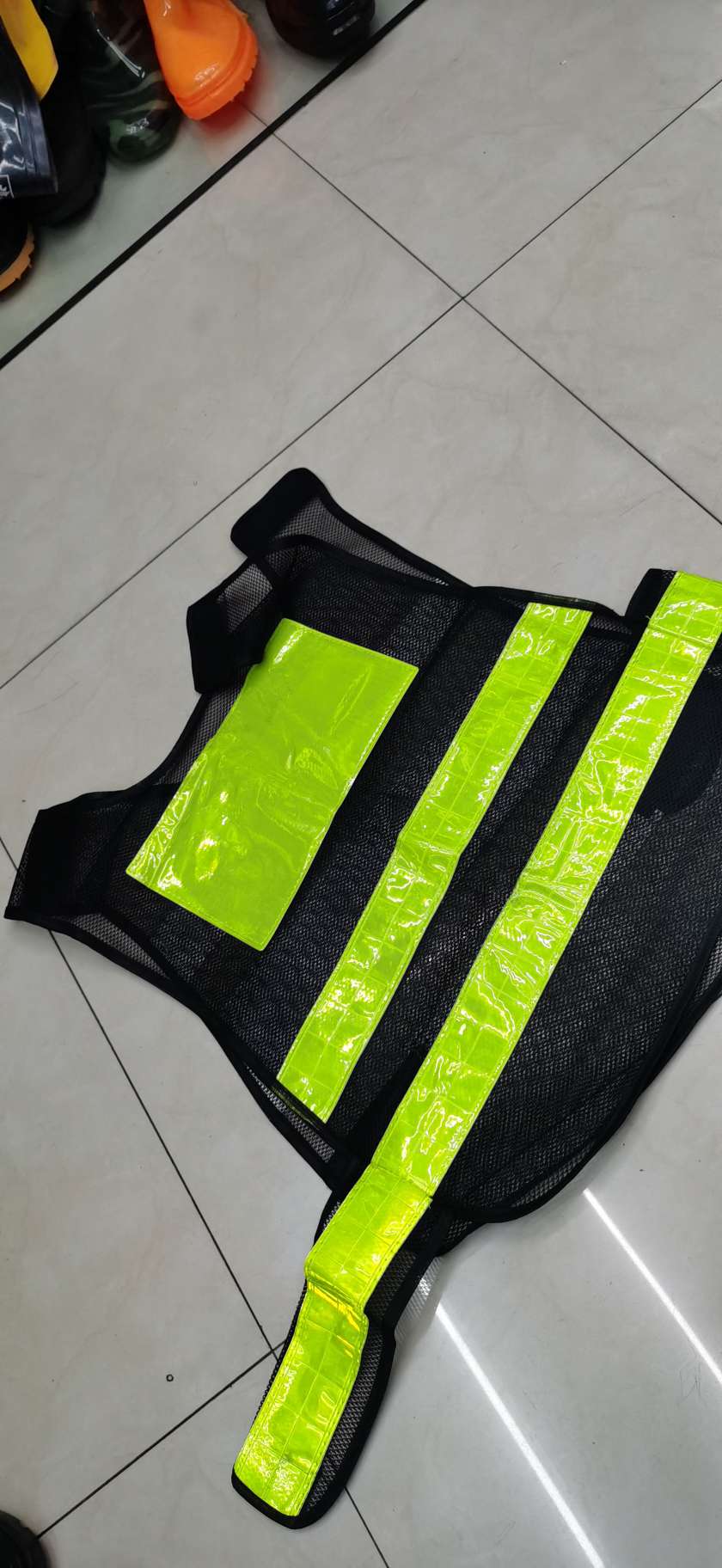 Grid reflective vest with detachable shoulders details Picture