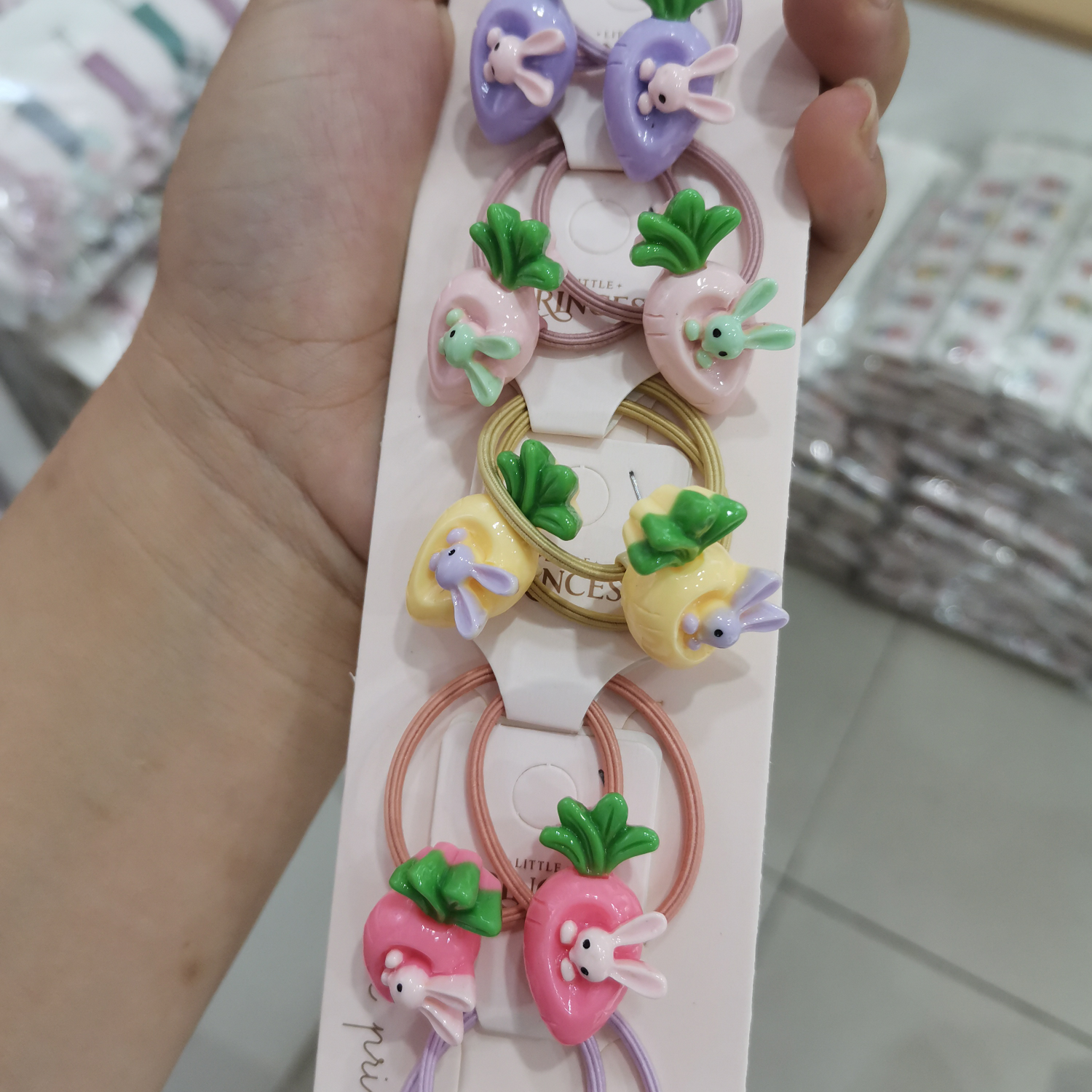 Children selling new resin radish rabbit rubber band thumbnail