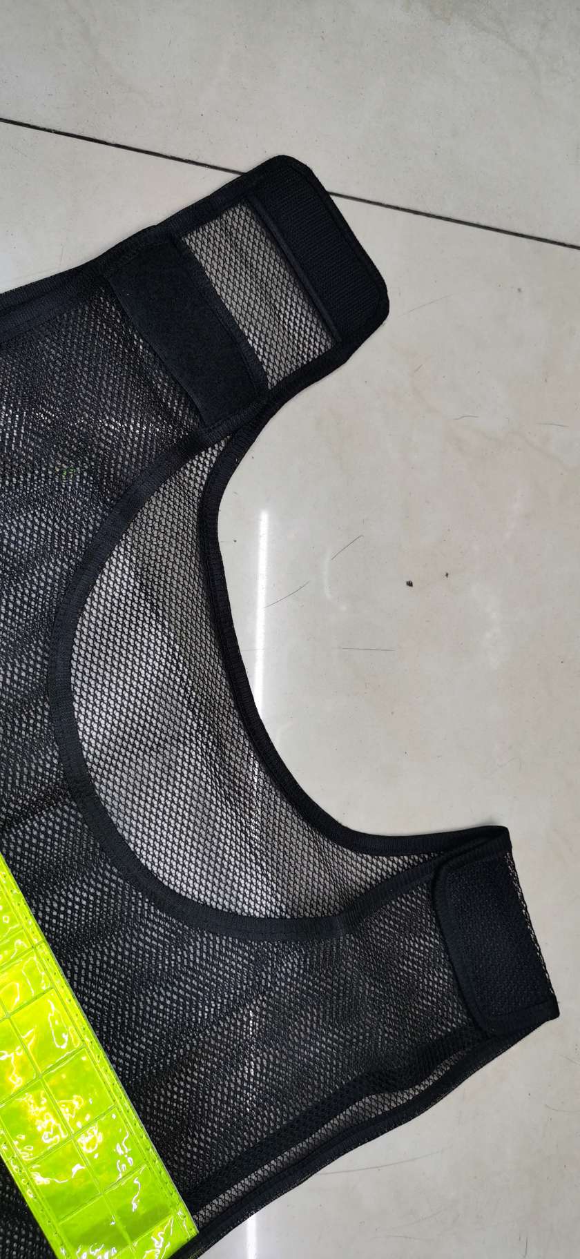 Grid reflective vest with detachable shoulders Specification image