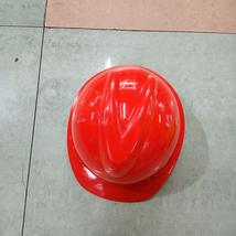 红色V字型安全帽B款