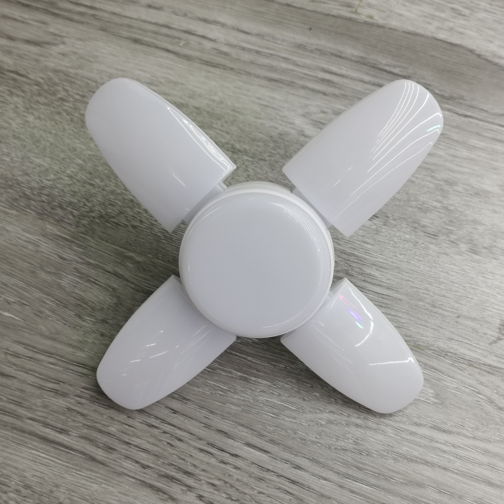 新款4+1小四叶灯 28WLED灯