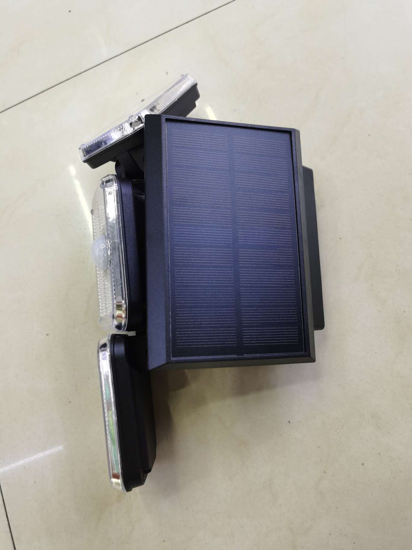 Solar sensor hanging lamp, solar 74LED three-head wall lamp, human body sensor double-head rotatable, household courtyard outdoor waterproof street lamp details Picture