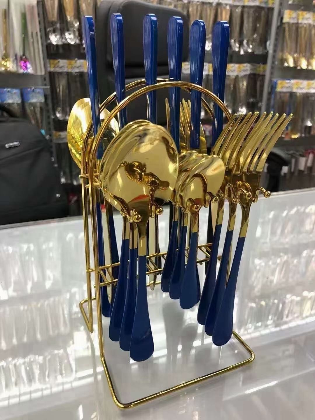 A 24-piece set of stainless steel spray-painted gold-plated tableware for 6 people Specification image