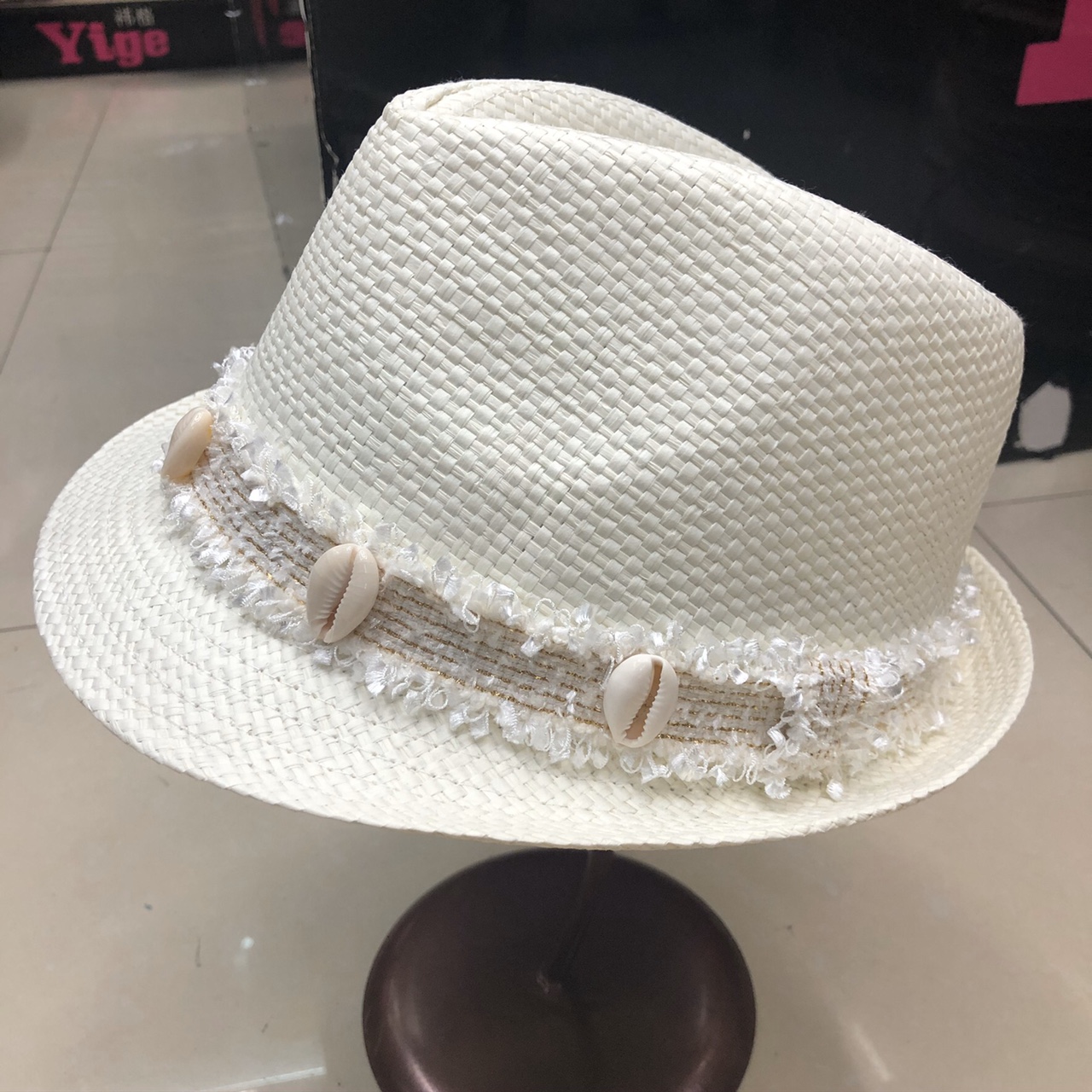 Top Hat 03