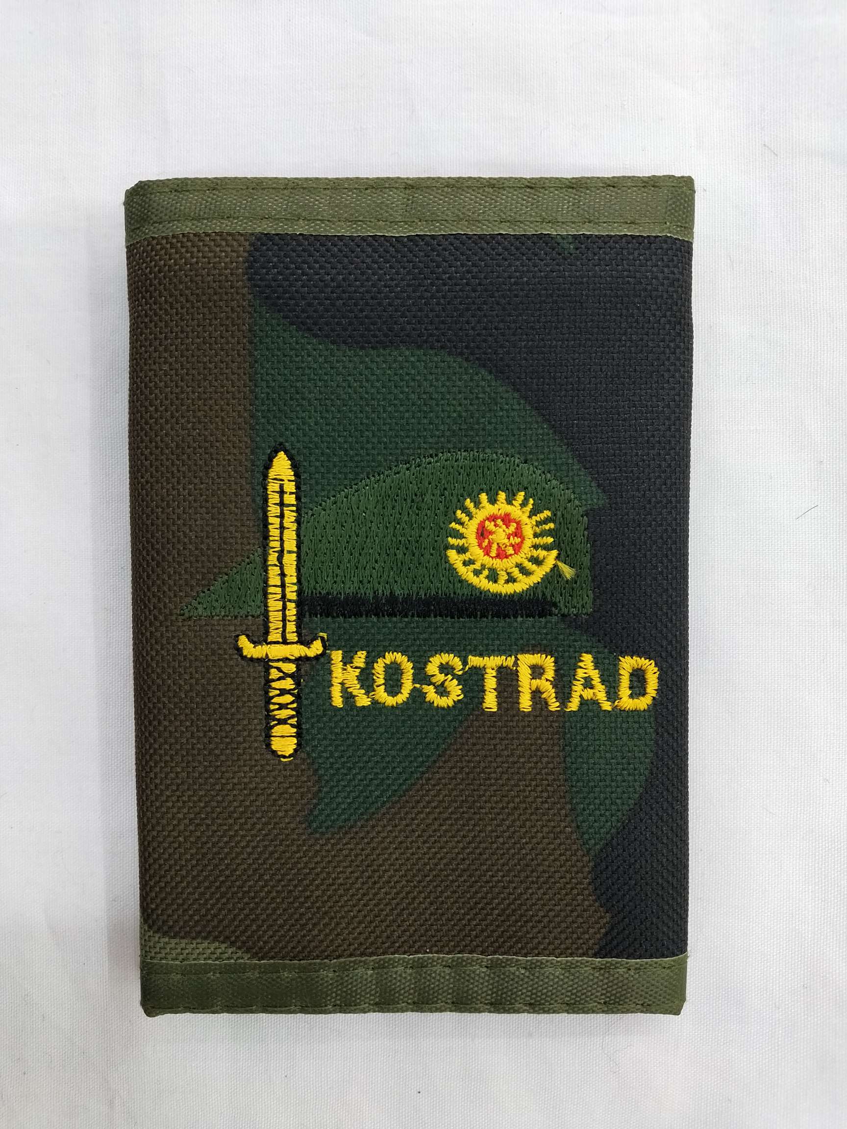 Camouflage embroidered wallet detail image 3